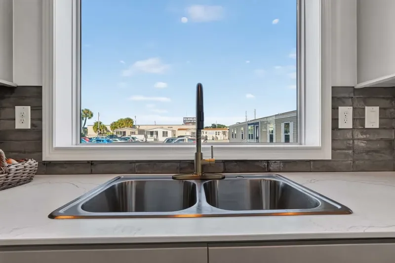 239-silver-springs-juniper-springs-kitchen-4.webp
