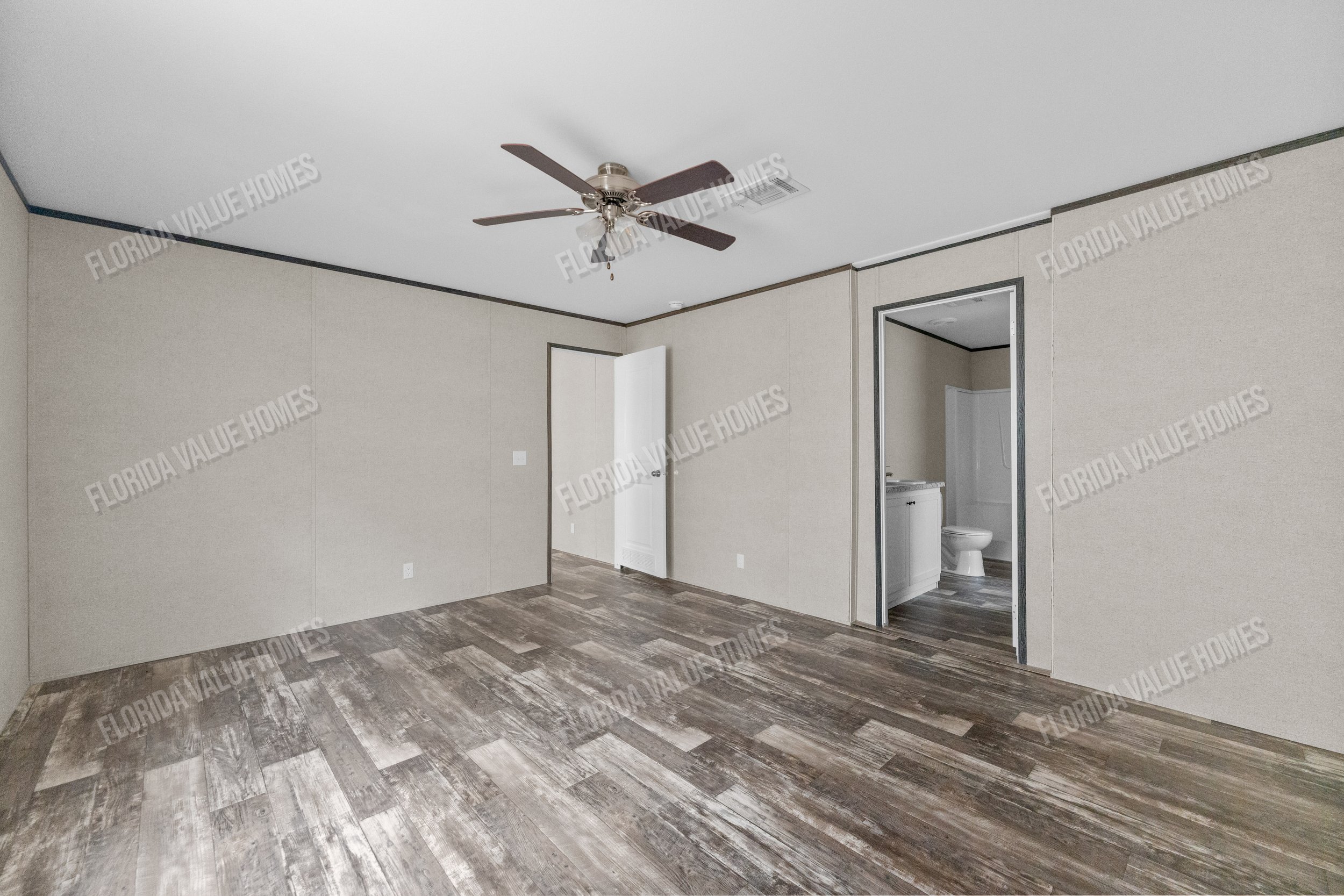 16-Master Bedroom.jpg