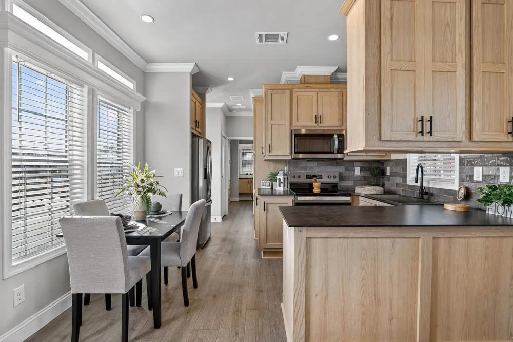 Kettner-239-palm-bay-2621c-dining-area-2.jpg