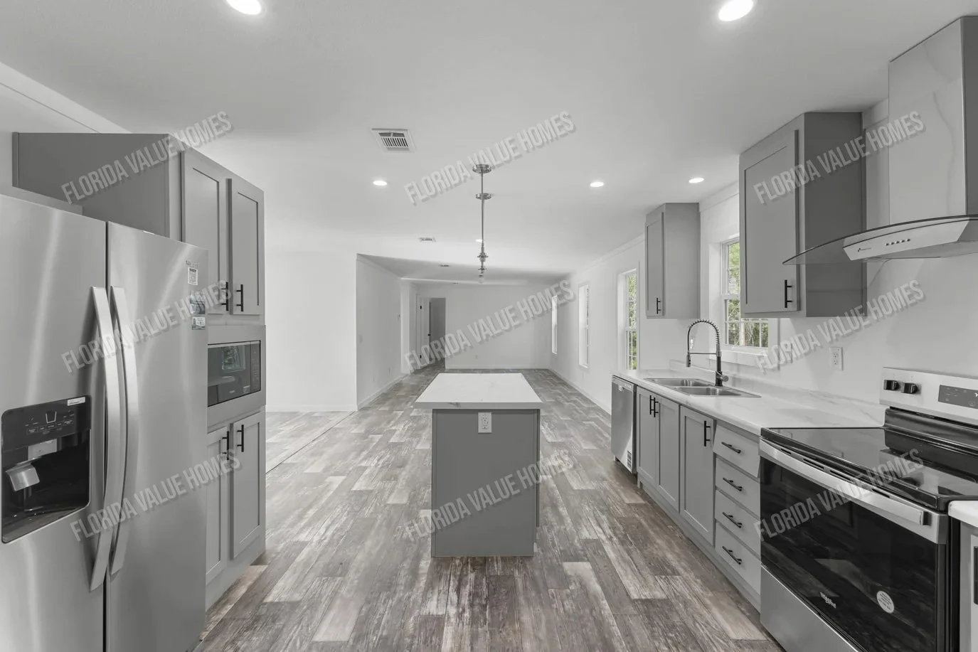 LakeManor2868H42P01-Kitchen.jpg
