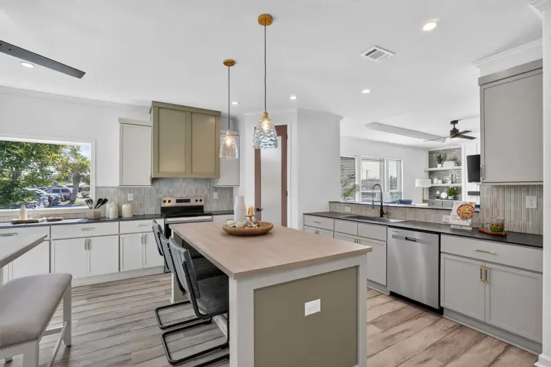 239-silver-springs-silver-spring-kitchen-1.webp