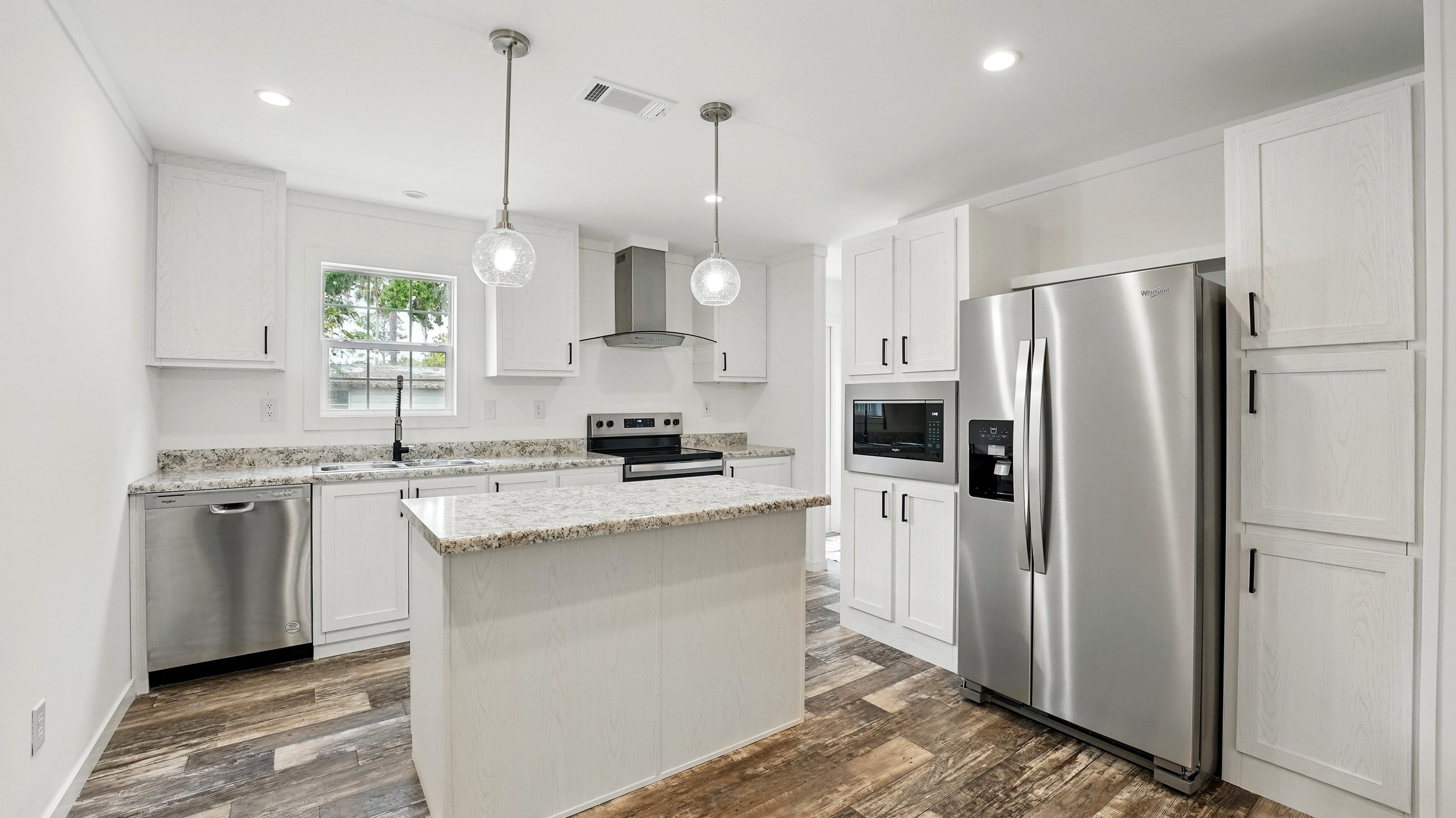 10-Kitchen.jpg