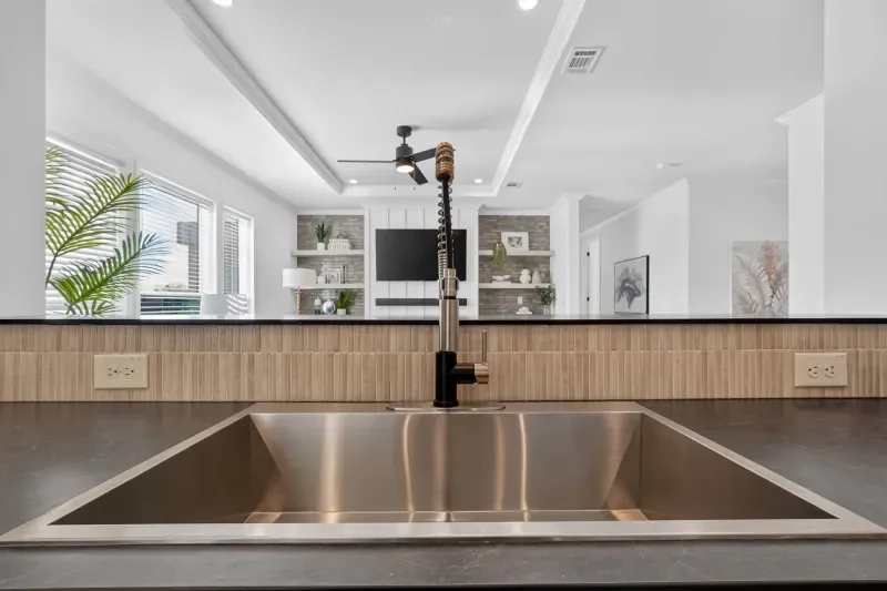 239-silver-springs-silver-spring-kitchen-4.webp