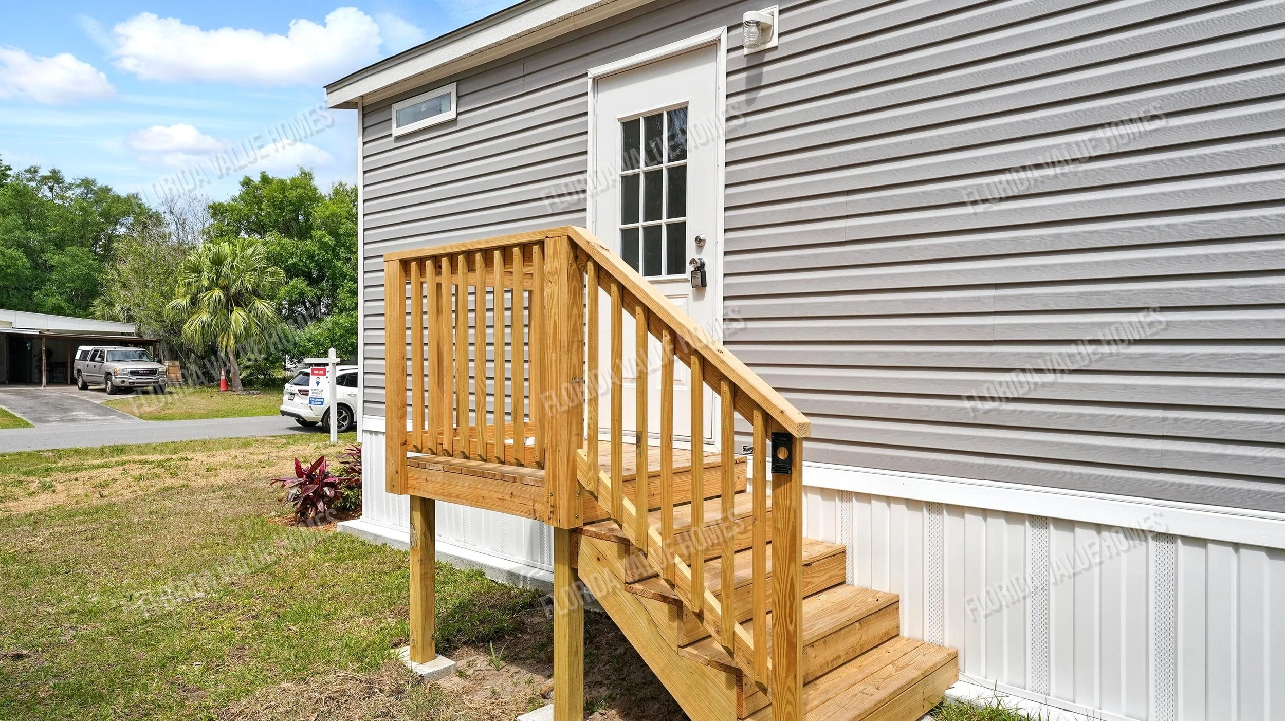 04-Exterior Front.jpg