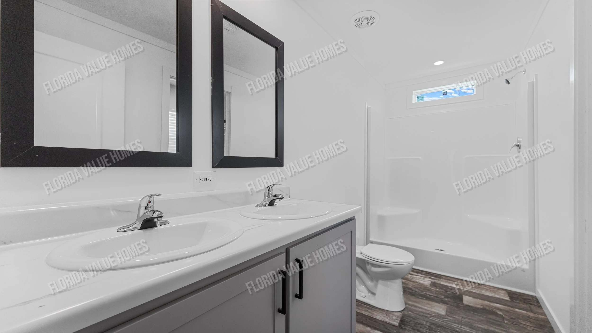 22-Master Bathroom.jpg