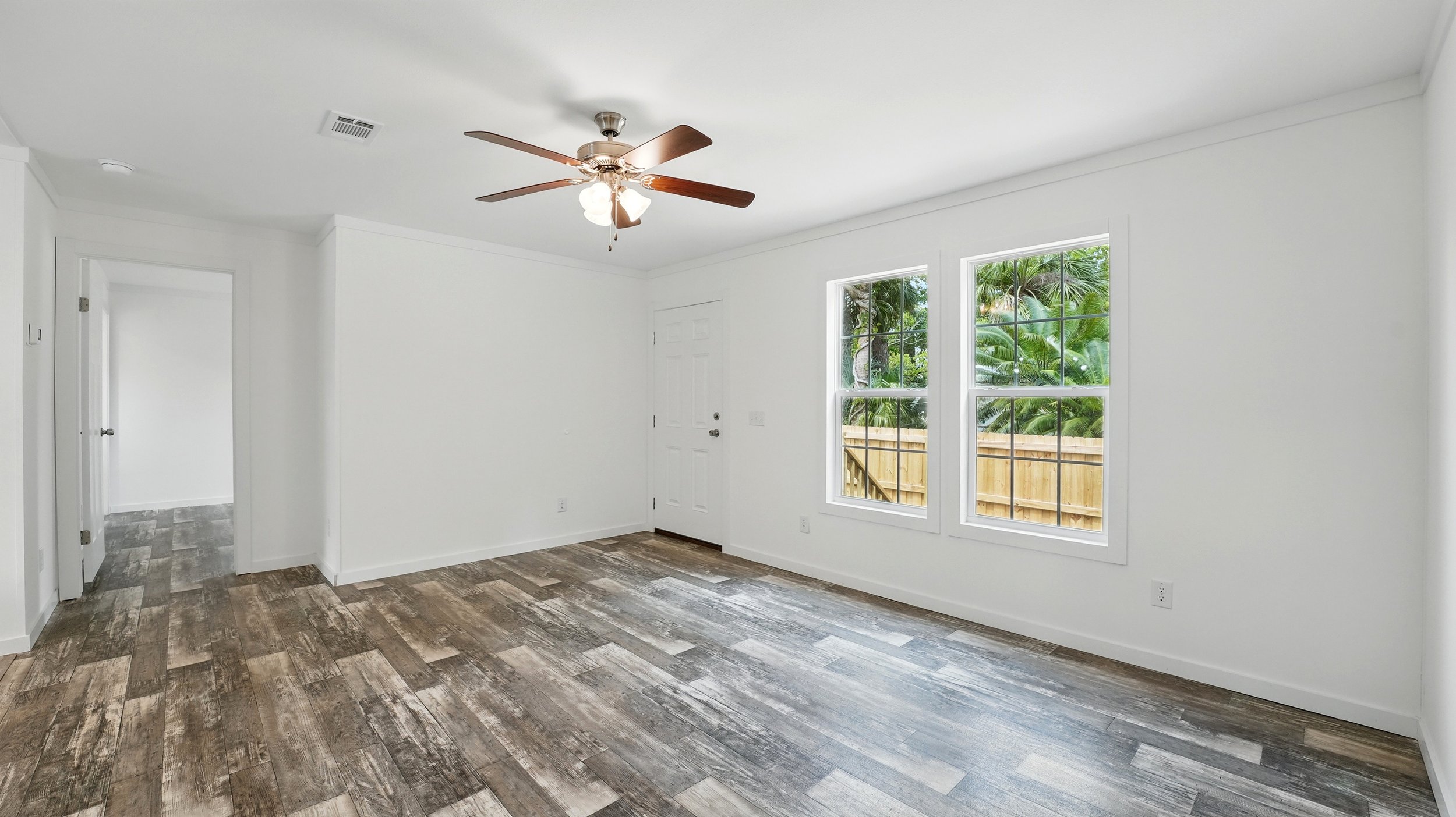 07-Living Area.jpg