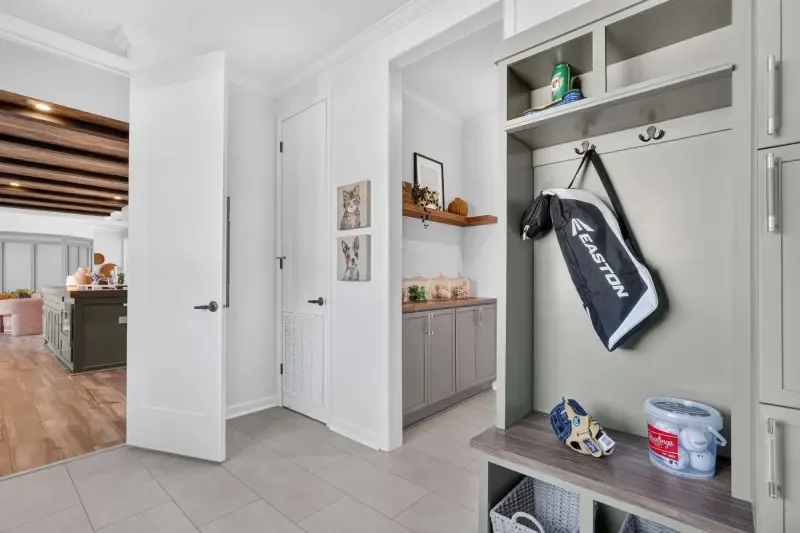 239-silver-springs-juniper-springs-mudroom.webp