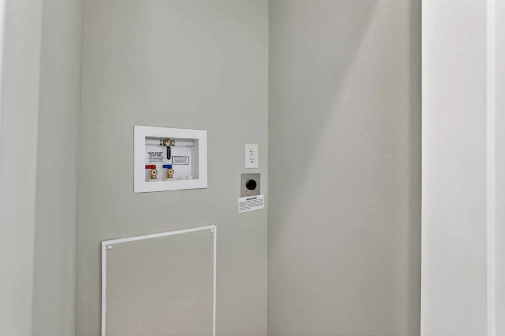 Kettner-239-palm-bay-2621c-laundry.jpg
