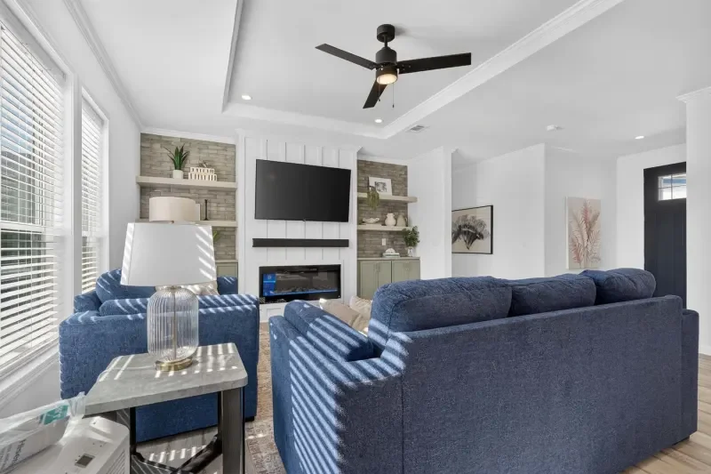 239-silver-springs-silver-spring-living-room-3.webp