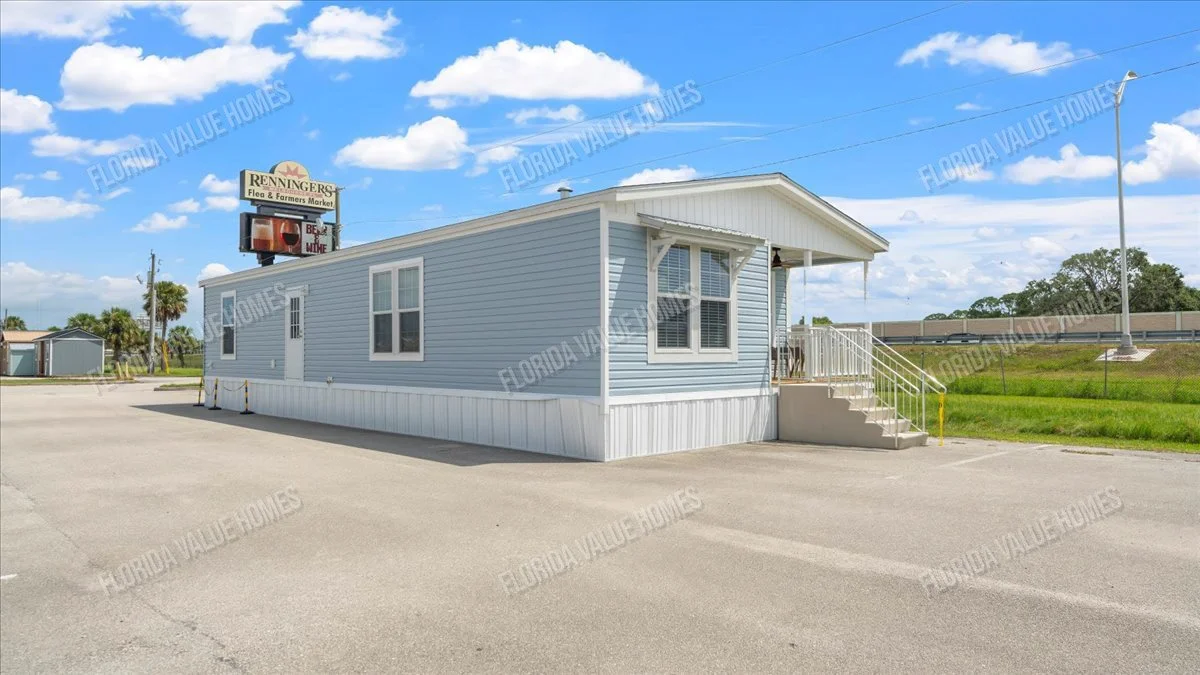 Forest Manor 24x52 w/ Porch 3 Bed 2 Bath (1,144 Sq Ft)