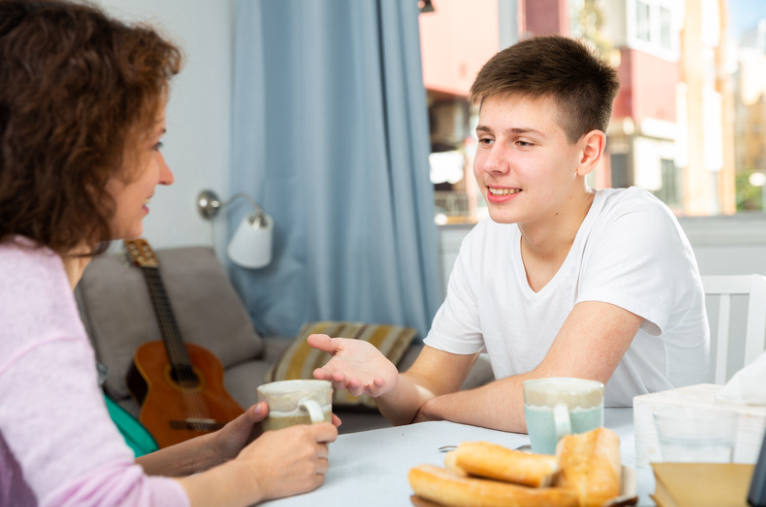 6 Ways to Guide Your Teen With Learning Differences Through the College Search