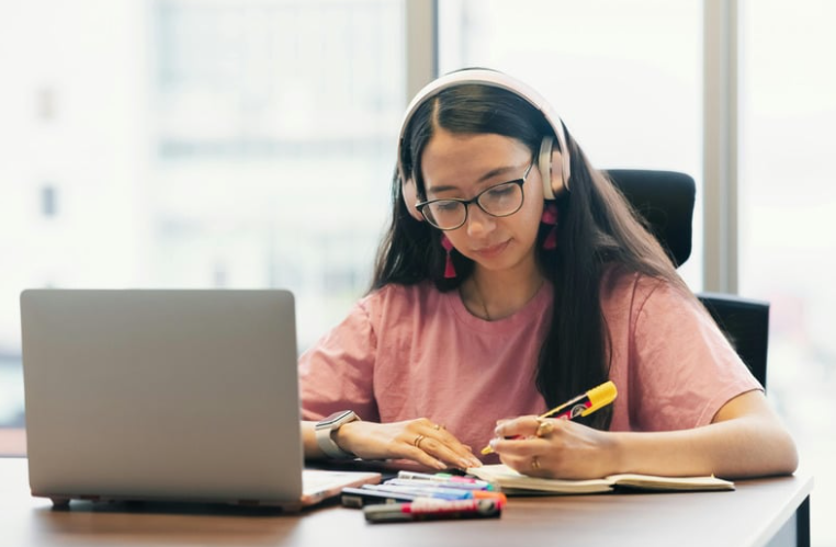 A Neurodivergent Student’s Guide to Preparing for the Transition to College