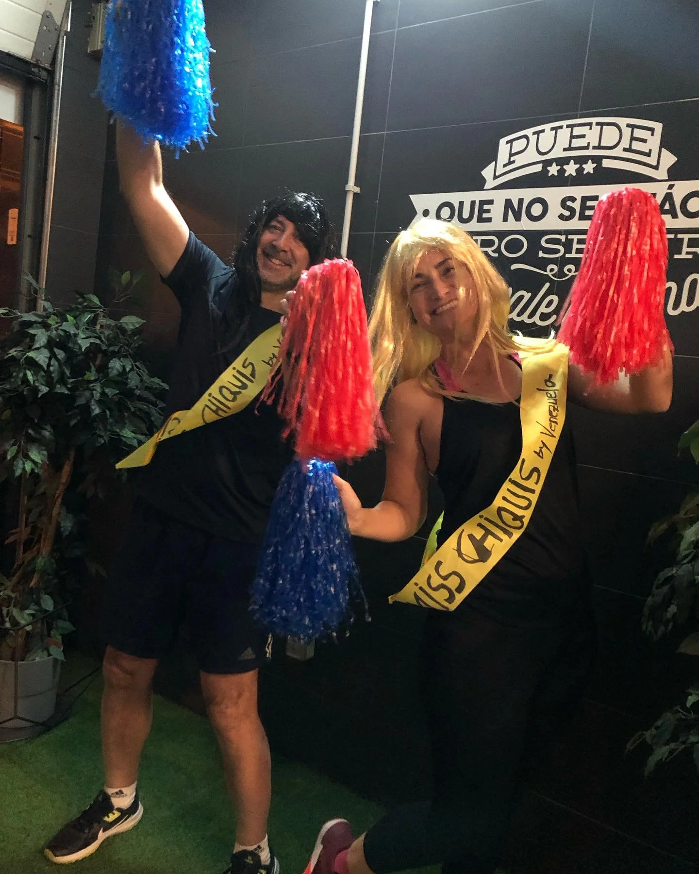 Vamos a votar 50-50 el centro (@javiiramoss5 y @natidp) elige a tu favorito y comenta quien deber&iacute;a ganar. &hearts;️🫶🎃 En orden de foto A) LAS MISS CHIQUIS DE VENEZUELA&hellip;&hellip;B) EL OVNI &hellip;&hellip; C) LAS TORTUGAS NINJA&hellip;