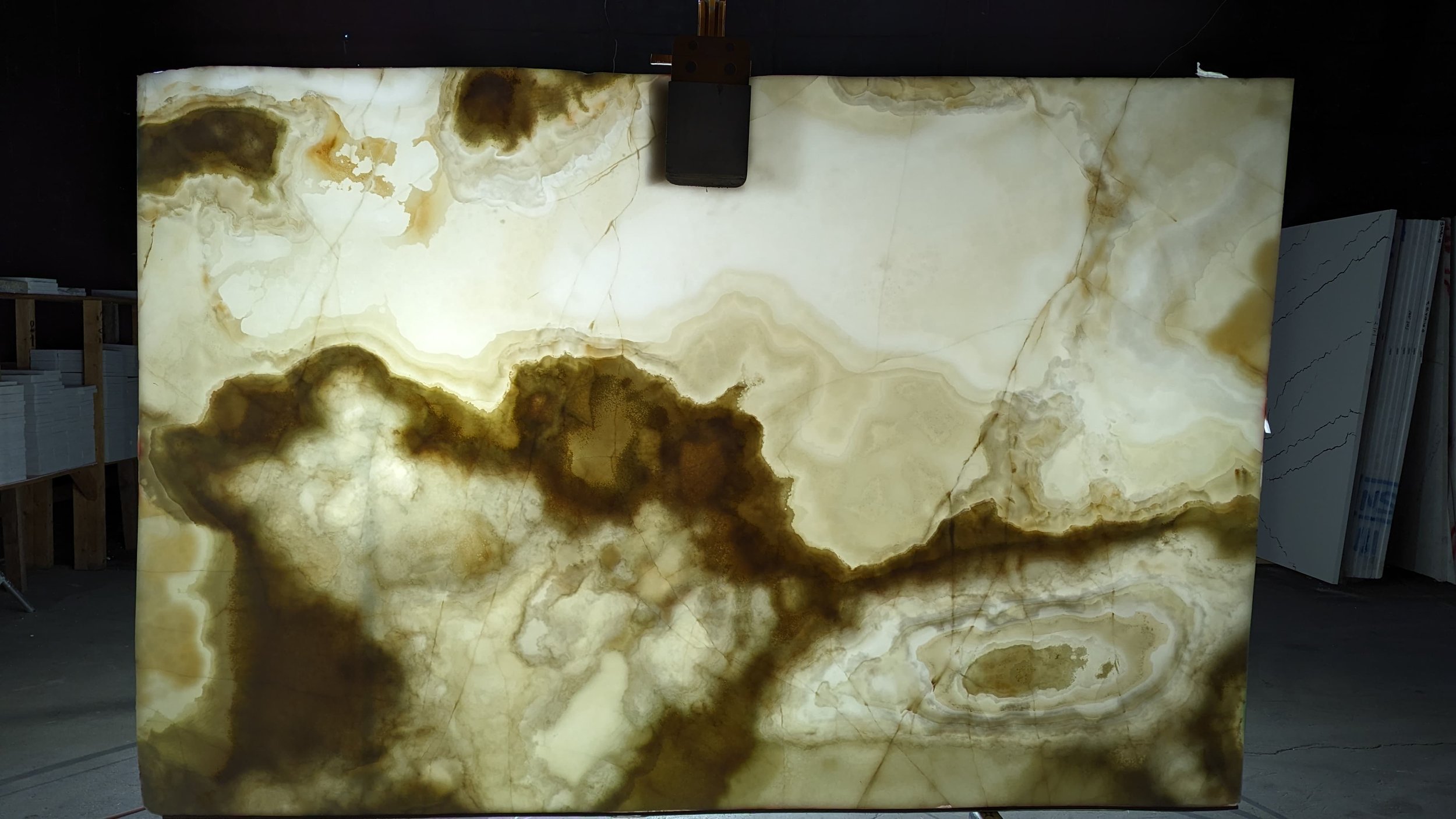 JADE ONYX 2CM POLISHED FULL SLAB 1.jpeg