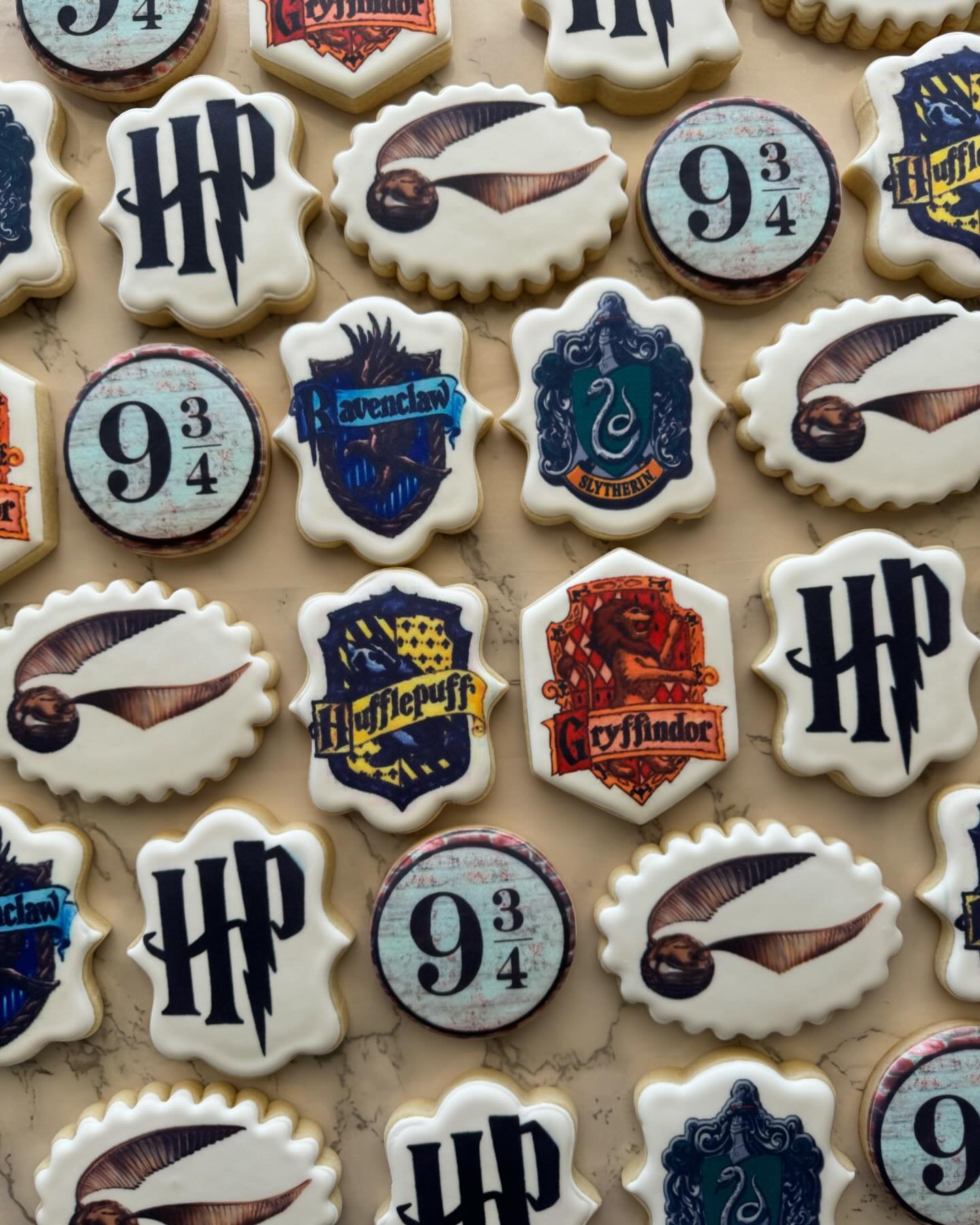 It&rsquo;s teacher appreciation week!! These cookies were for all the Jamaica Elementary teachers. Thank you @jamaicacrocsptso for providing them with delicious cookies 🤤
.
.
.
#cookies #sugarcookkes #harrypotter #HP #teacherappreciationweek #teache