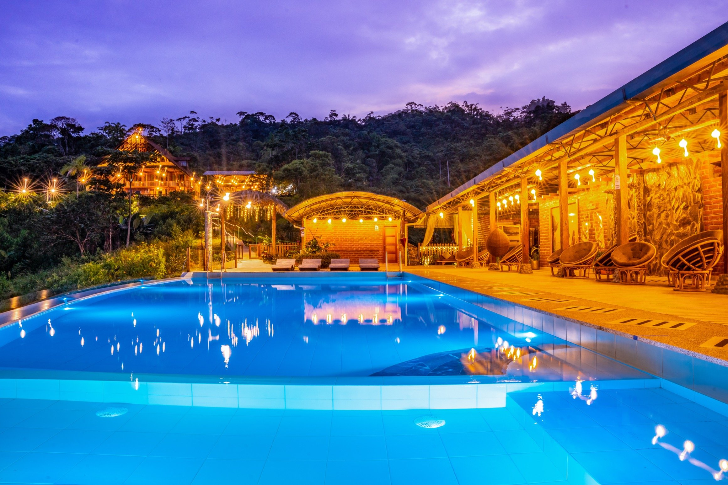 Piscina-infinita-Finca-Heimatlos-Lodge-Hotel-en-Pastaza-Puyo-Amazonia-Ecuador-0004.jpeg