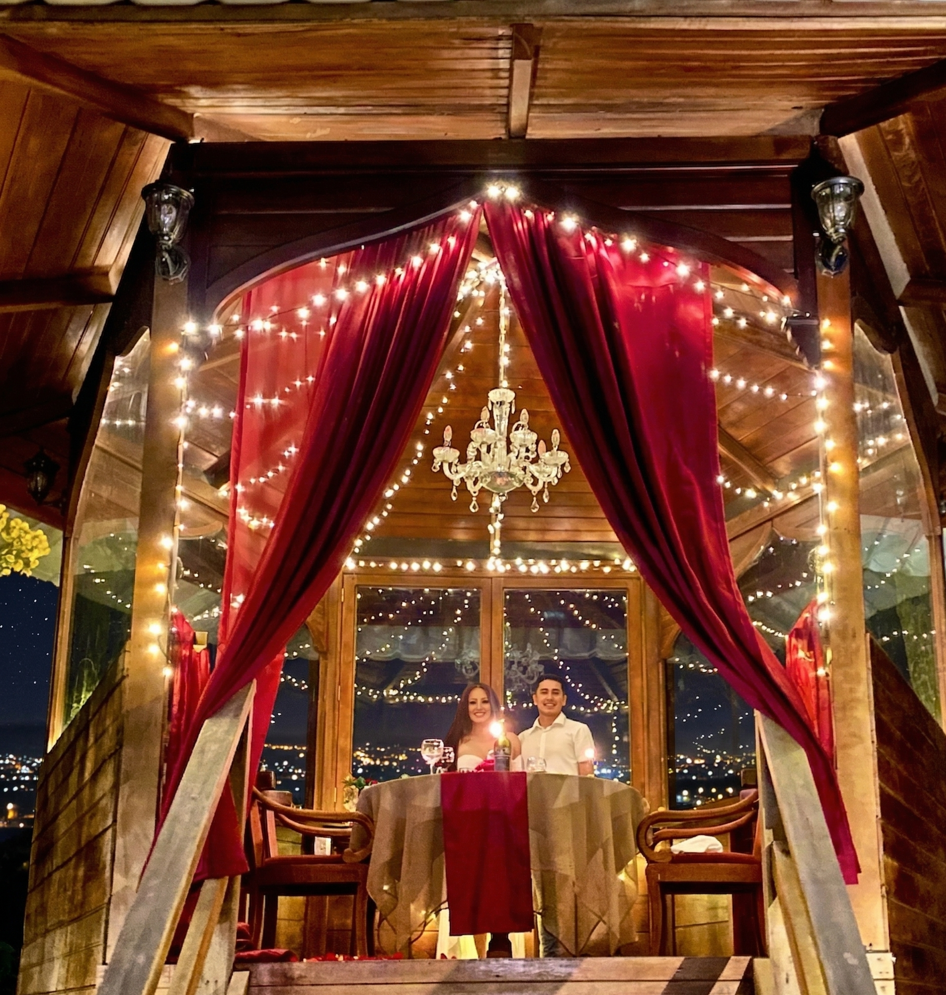 Cena romántica en la torre Guacamayo