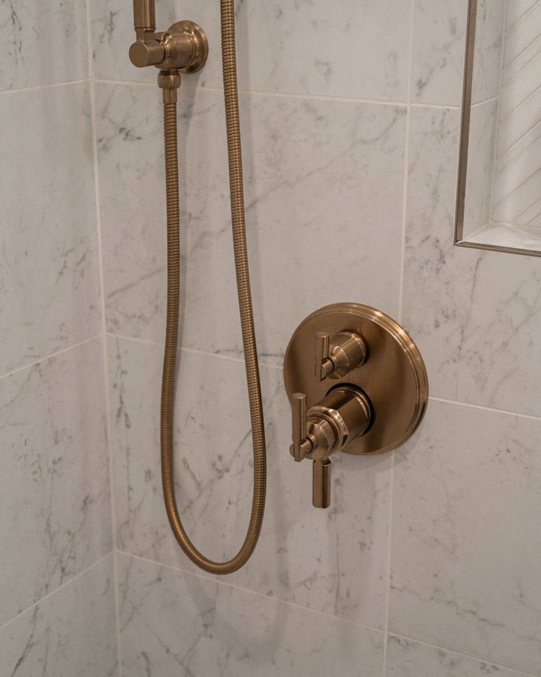 Sneak Peek! 🫣 Tips &amp; Tricks: Tile FAQ ✨

Q: What grout size should I use for my tile?
At 3F Living, we always recommend a 1/16" grout line for a clean, streamlined look that&rsquo;s easier to maintain while still being slip-resistant. It&rs