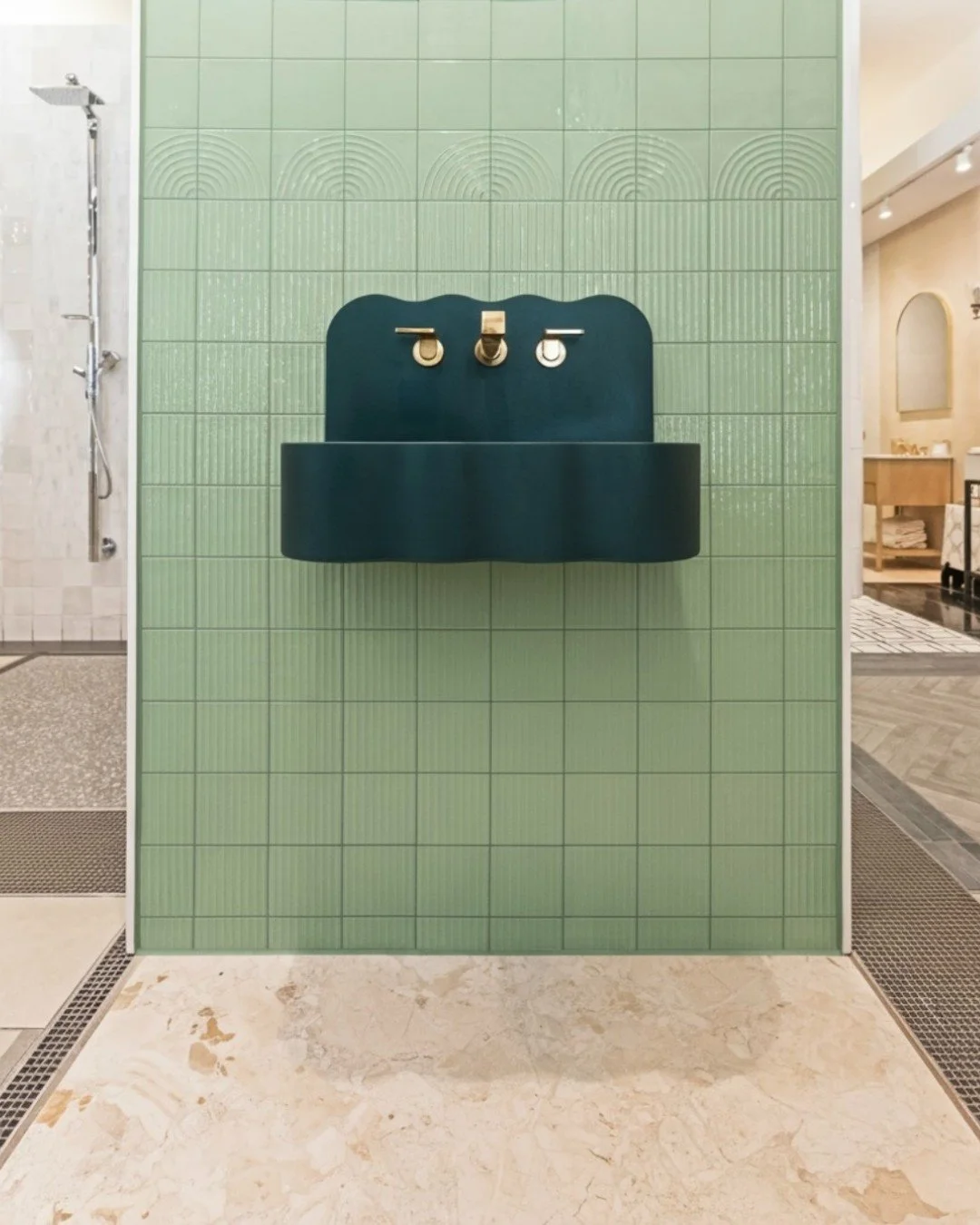 We&rsquo;re obsessed with Swirl by Nemo Tile + Stone 😍&mdash;a tile that literally moves with you. Matte or glossy, it&rsquo;s all about texture, color, and playful patterns that bring a wall to life.

We had so much fun teaming up with Nemo Tile + 