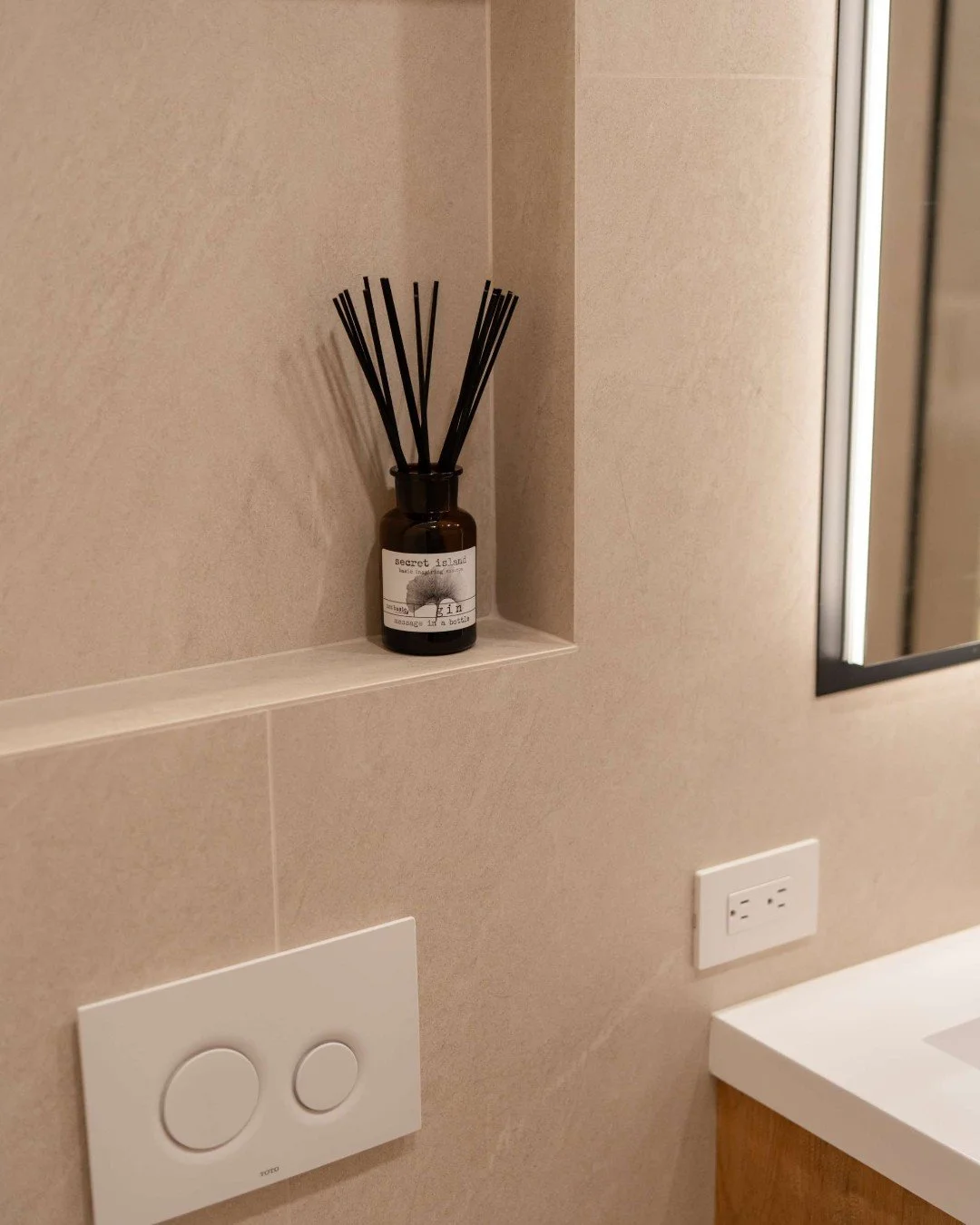 Niches aren&rsquo;t just for the shower.

We love bringing them into unexpected places&mdash;like above the toilet&mdash;where they turn an overlooked wall into something both functional and intentional.

Think room sprays, diffusers, small art objec