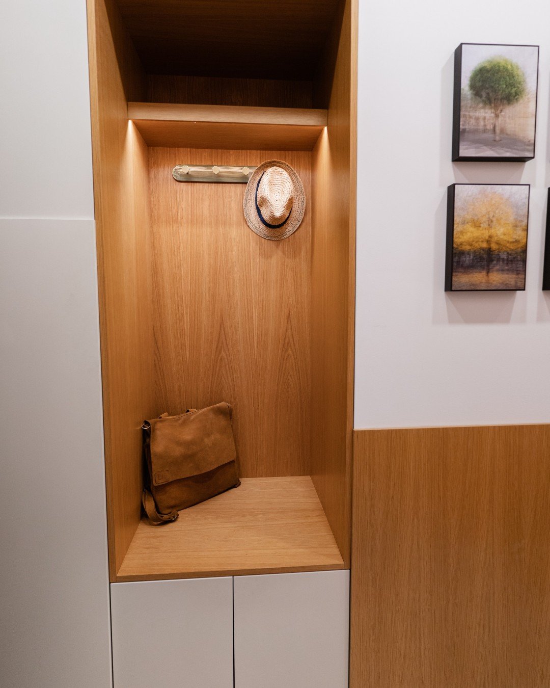 Fall is all about coming and going&mdash;school drop-offs, weekend games, crisp morning walks, and everything in between. 🍂

A well-designed entryway makes those daily transitions feel effortless. We incorporated thoughtful storage, from hooks for g