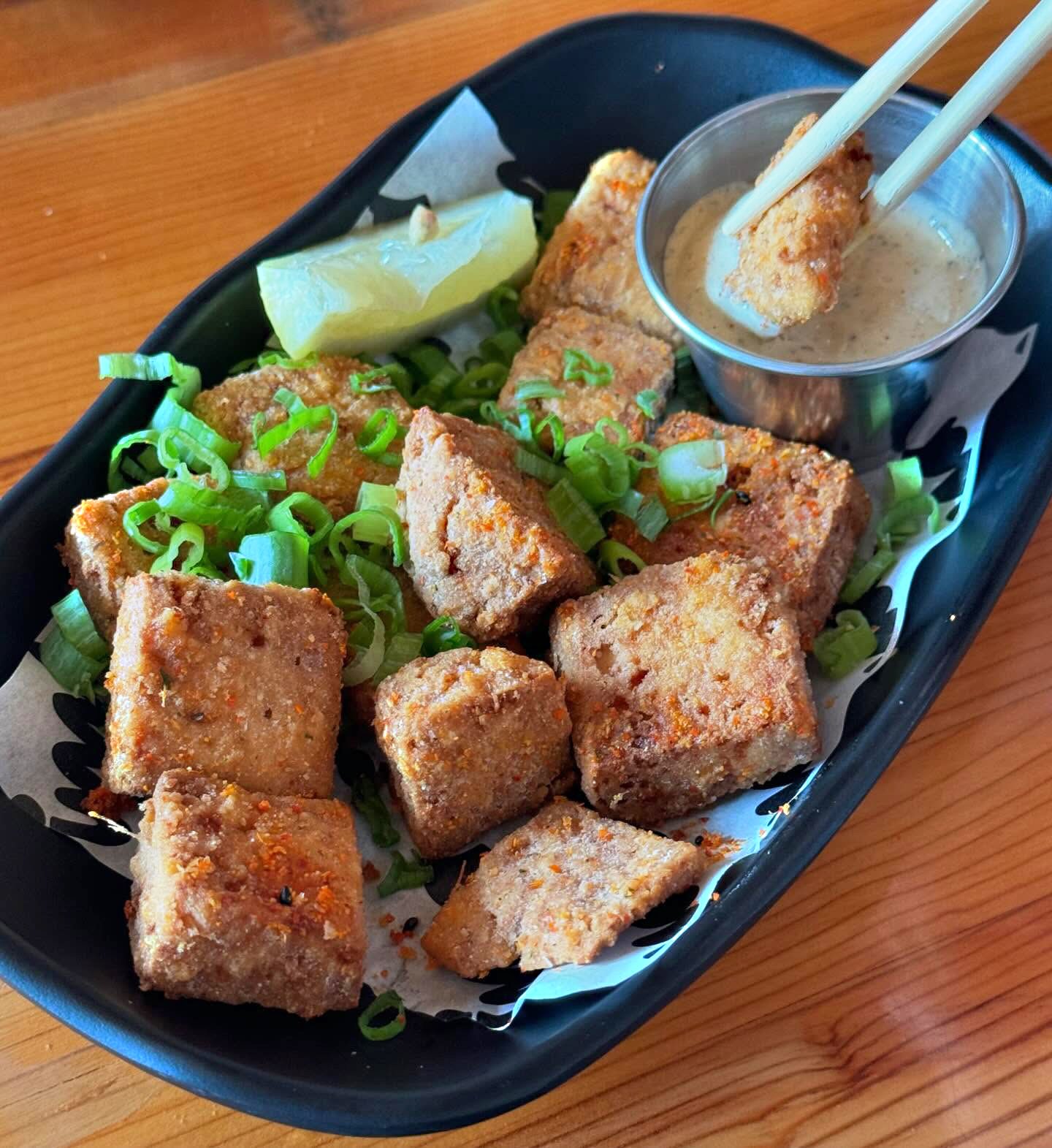 ✨ Big thanks to @dave_eats_ for sharing his $5 Happy Hour feast 😍 To show our appreciation, we're sending him a $50 gift card &ndash; good to use at any of our restaurants! @imanoodles @eatsupercrisp @summertownfreshbar
🤑 Wanna score some free eats