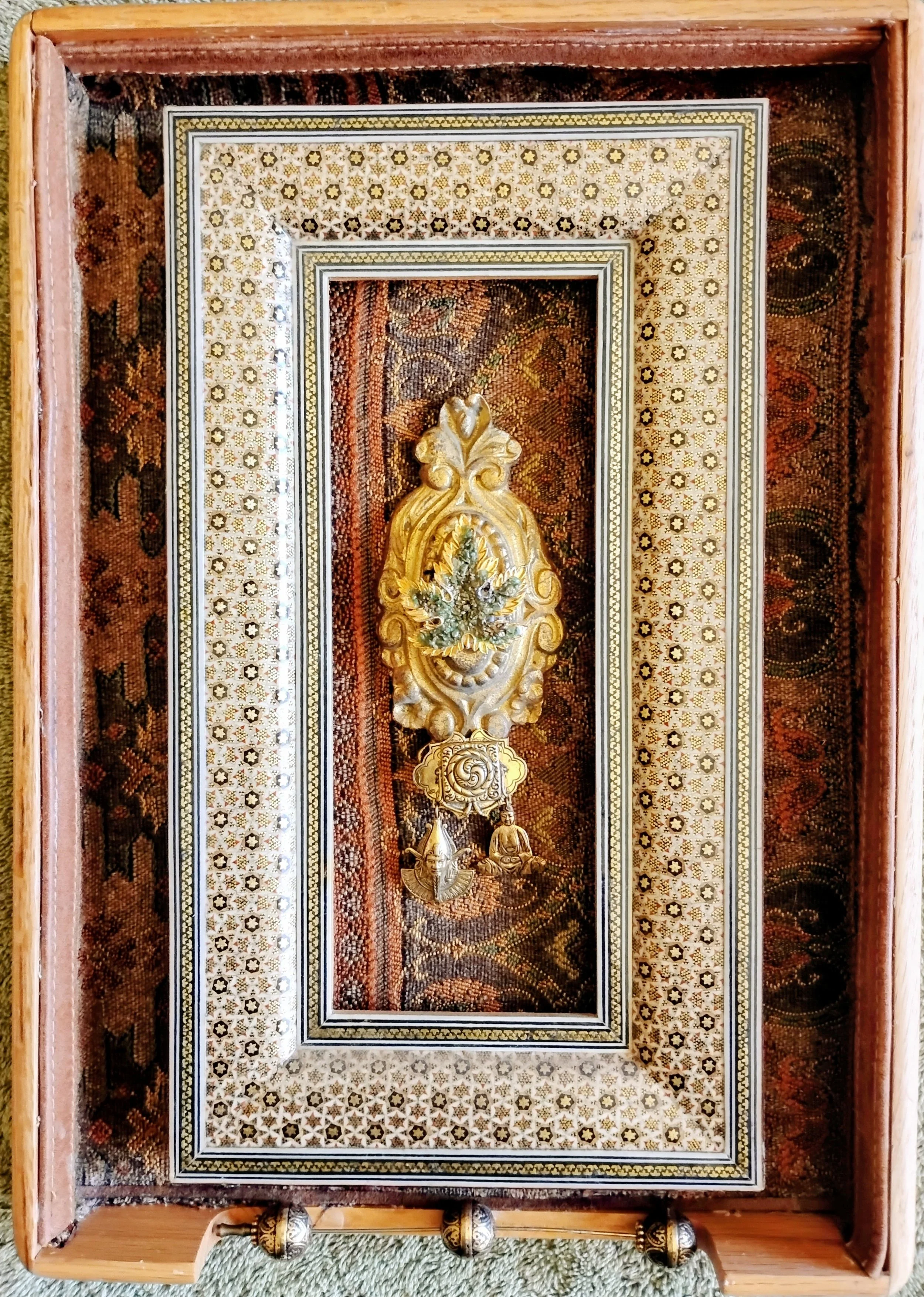 Jordan Ross -  Assemblage 
jross367@gmail.com