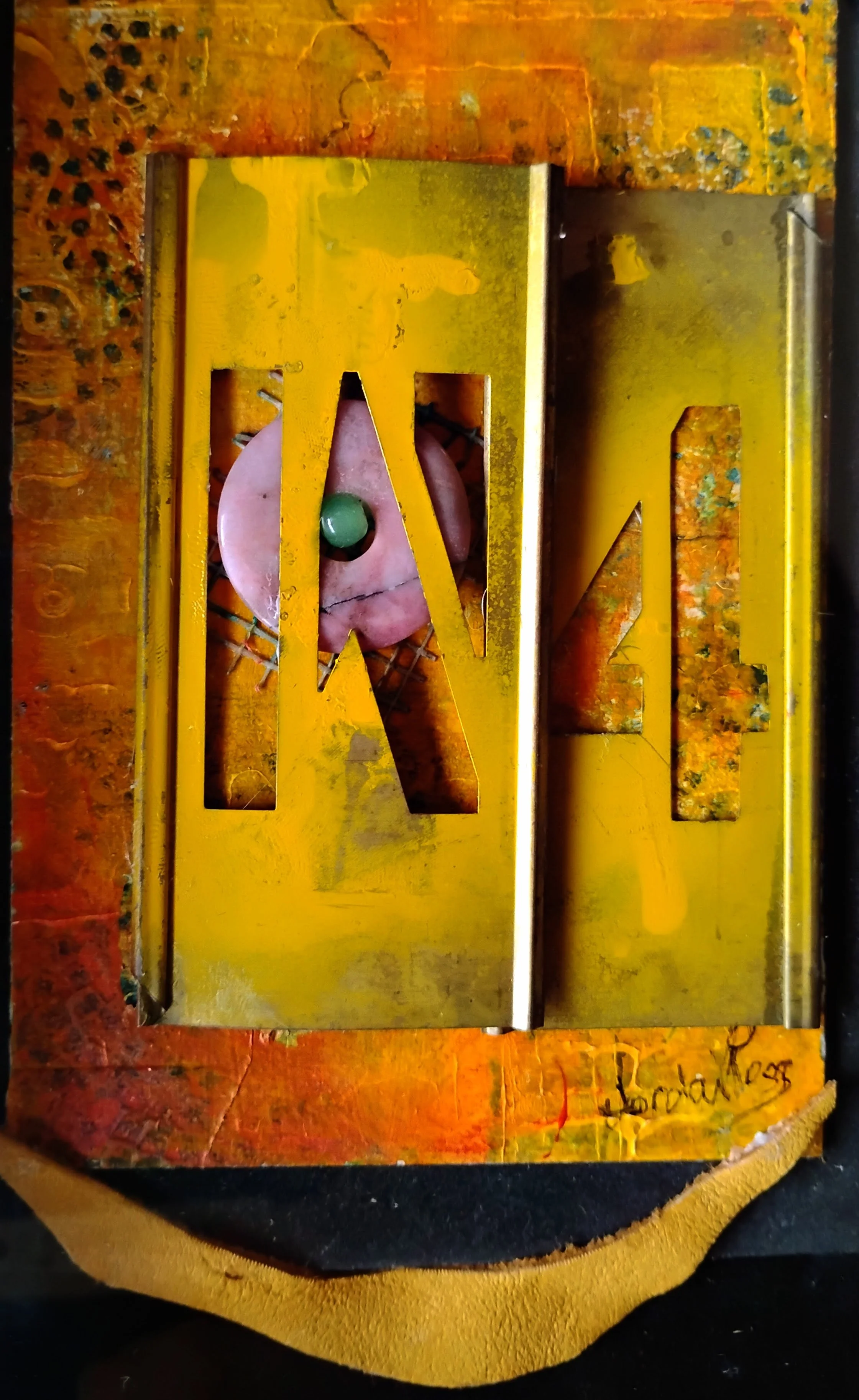 Jordan Ross  -  Assemblage
jross367@gmail.com