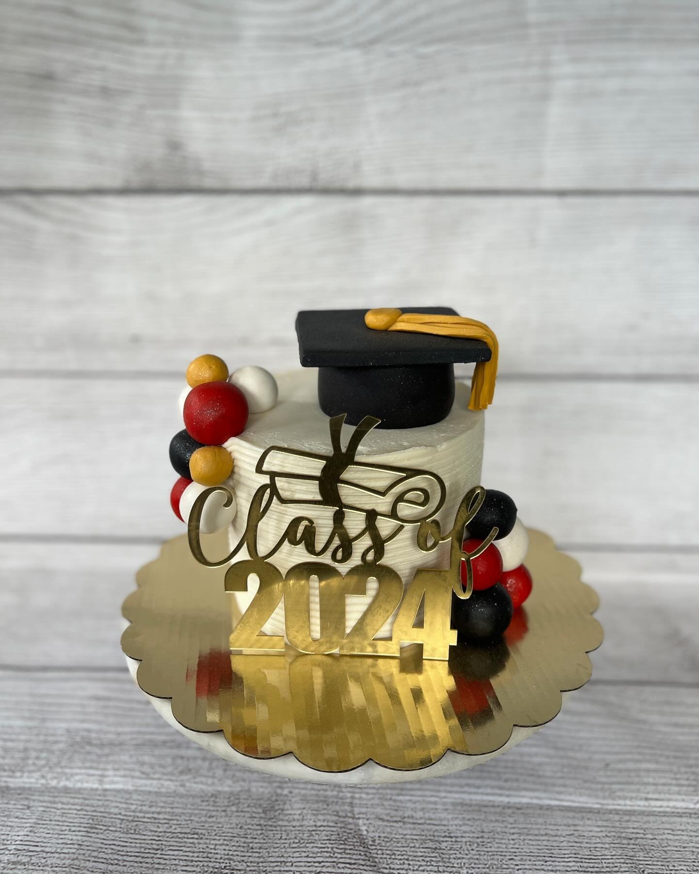 Class of 2024 🎓

#cakedecorating #cakedesign #cake #graduation
