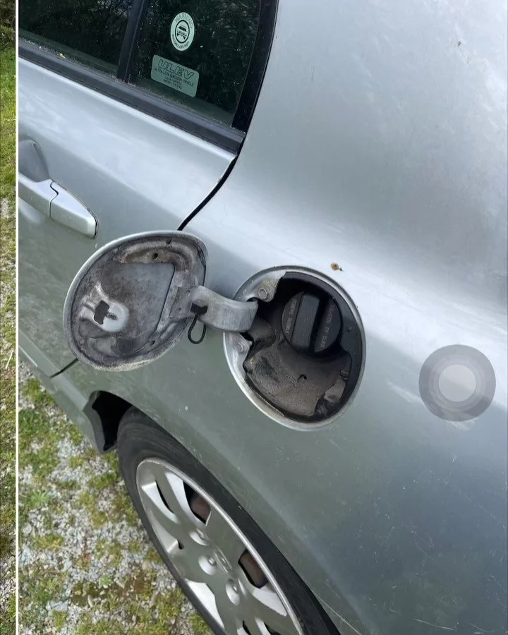 BOLO - Where you can get a splash of suds while you are at home or on the go! 💦🧽🚗 *I do not own rights to the song playing in the background*