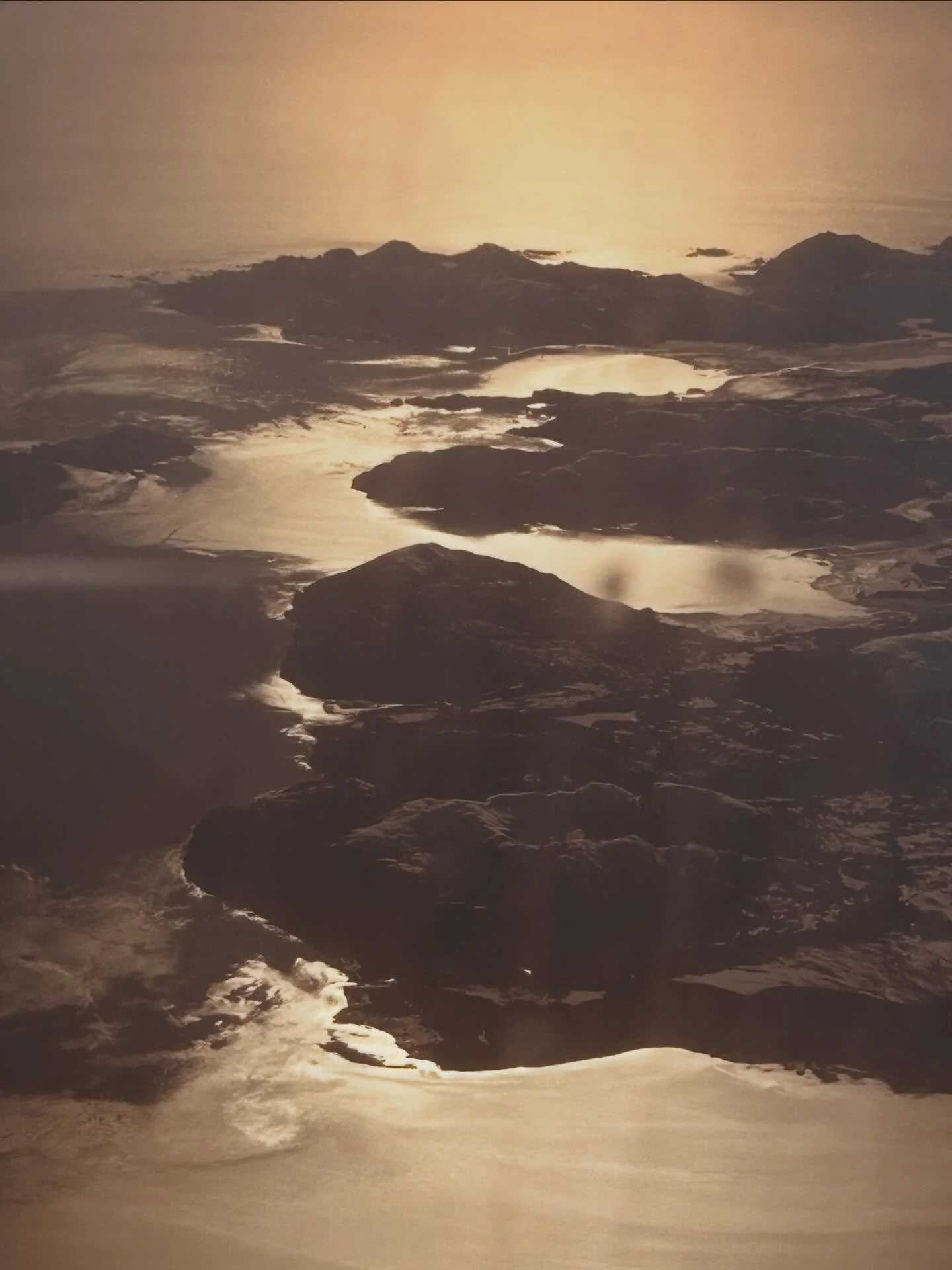 Some places change how you see what&rsquo;s possible. Alaska was that for me.

I didn&rsquo;t know it then, but I was learning how to begin without certainty and that has shaped everything I&rsquo;ve built since.
More on the blog.
Link in bio.

&mdas