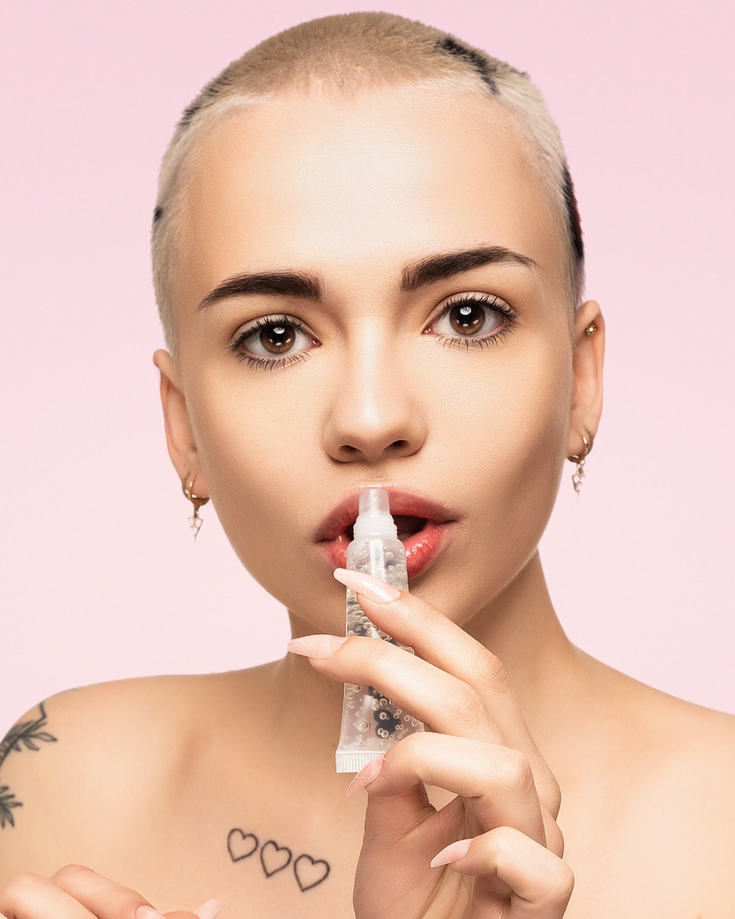 What yo lipgloss hitting for?

Introducing @aunnacosmetics.official a vegan, cruelty free local cosmetic brand!

Muse @gabbylemon_ 
Location @recognizzestudios 
Makeup Artist @kimmbeautymogul 
Creative Director: @porcelainviolence 
Lighting: @godoxli