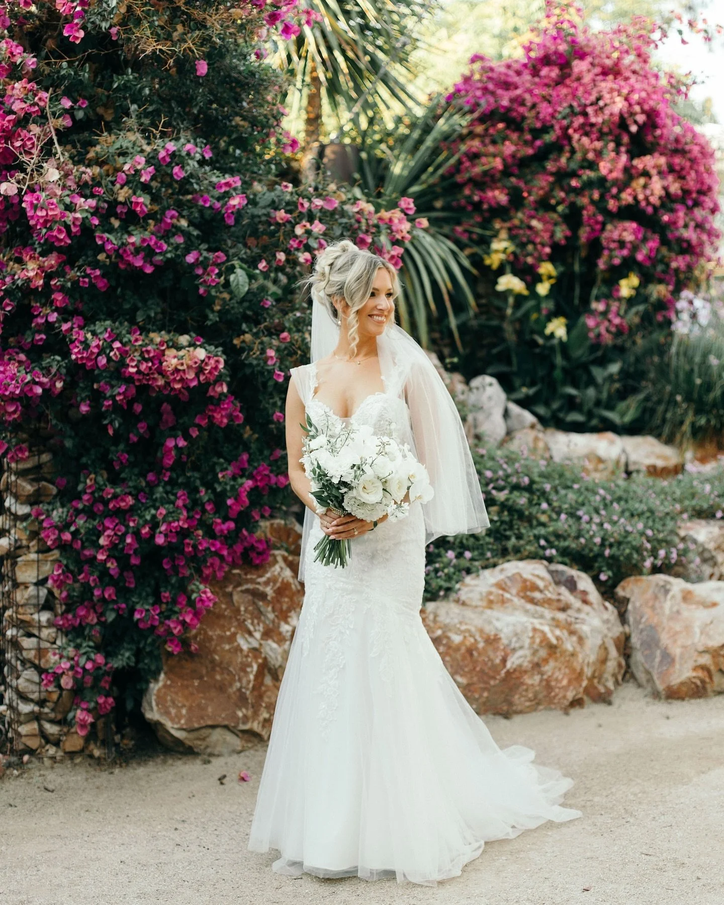Make your bouquet the ultimate accessory with the lovliest blooms 🌸
 
 
 
#sandiegoweddingflorist #sandiegoflorist #weddingflowers #sandiegoweddingflowers #sandiegowedding #californiawedding #weddingflorist #weddinginspo #wildwallfowersd