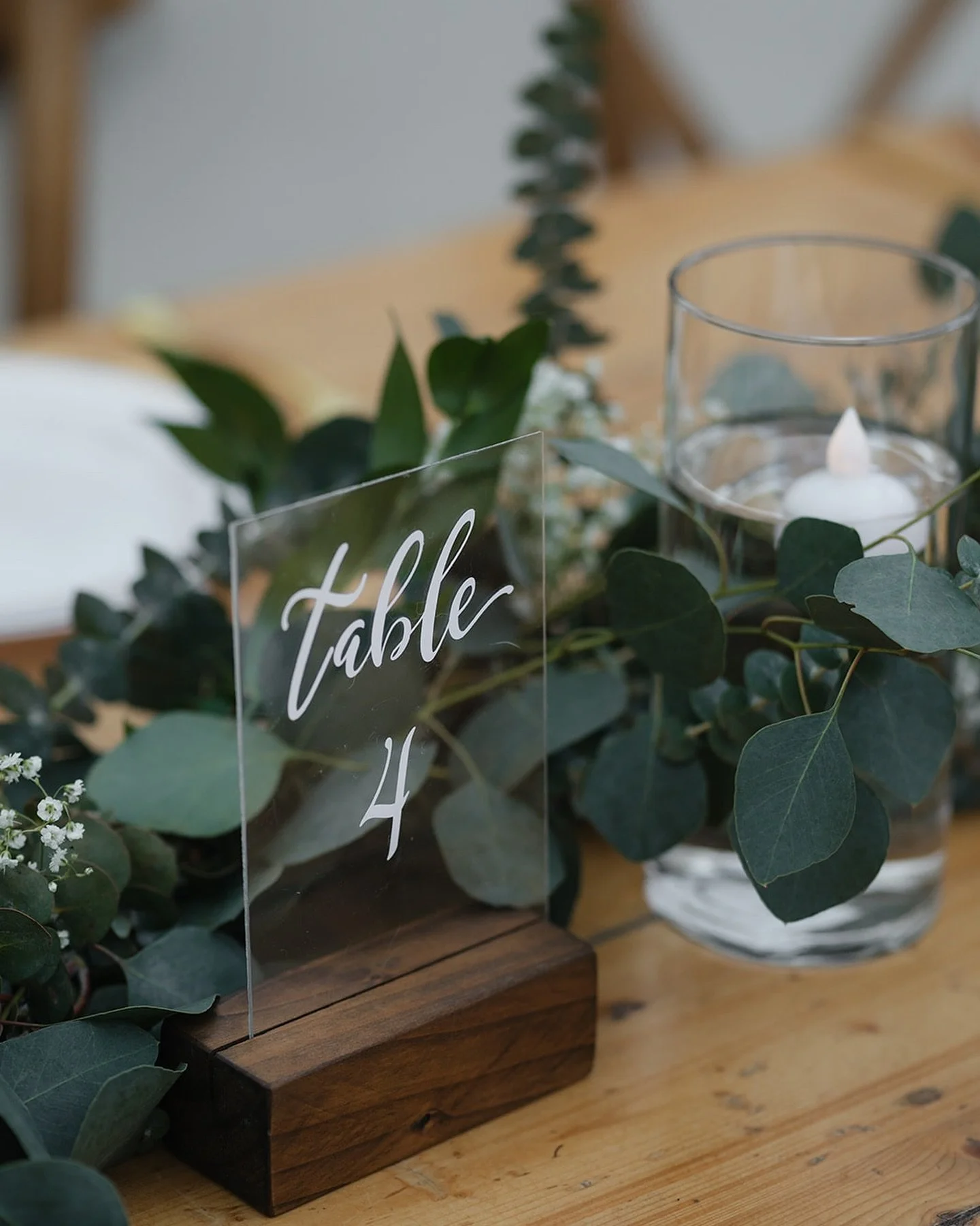 Pretty greenery garlands with baby&rsquo;s breath
 
 
 
#sandiegoweddingflorist #sandiegoflorist #weddingflowers #sandiegoweddingflowers #sandiegowedding #californiawedding #weddingflorist #weddinginspo #wildwallfowersd