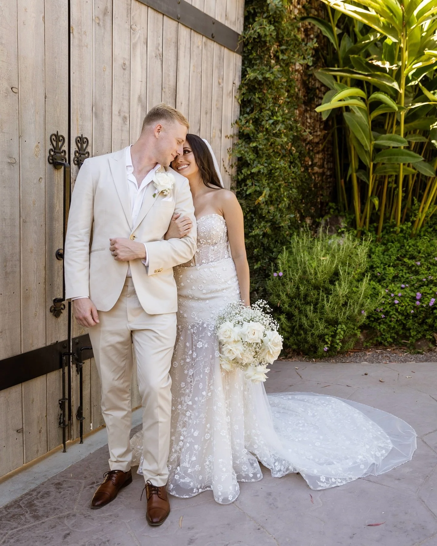 Love blooms when you work with us 🤍
 
 
 
#sandiegoweddingflorist #sandiegoflorist #weddingflowers #sandiegoweddingflowers #sandiegowedding #californiawedding #weddingflorist #weddinginspo #wildwallfowersd