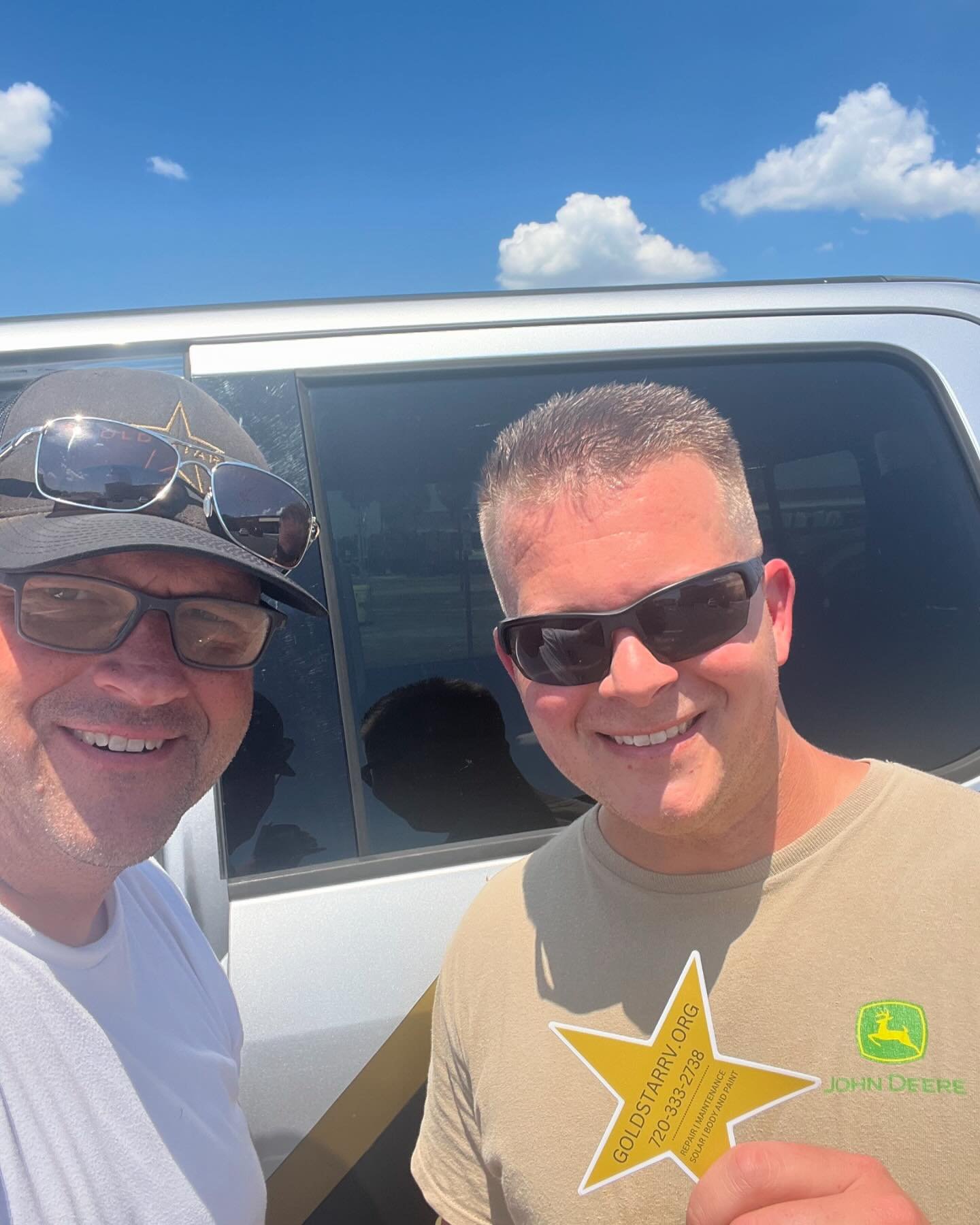 Ryan had a small leak on the outside wall of his living room slide. This is a common leak area because of how the T molding is attached to the wall. We can inspect your coach and show you how to prevent this manufacturing failure. Thanks Ryan. #rvlif