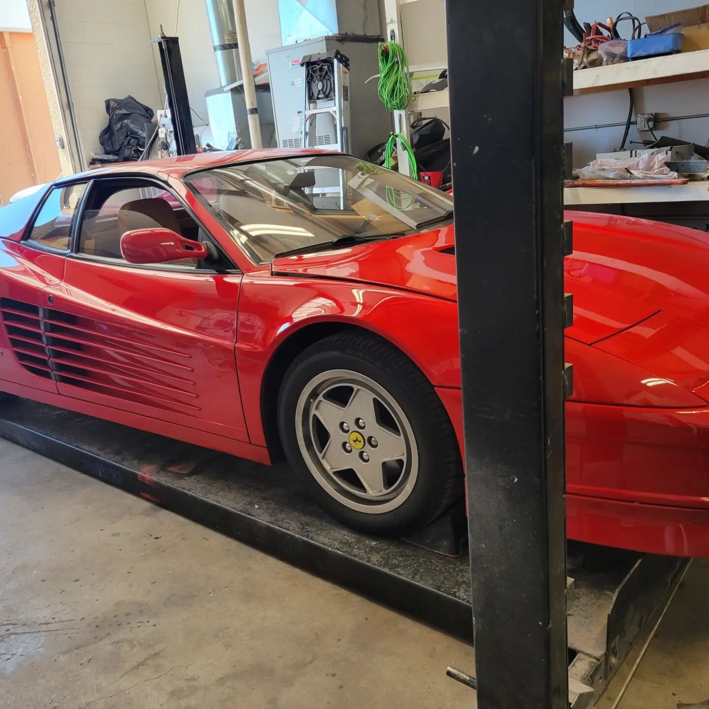 1989 Ferrari Testarossa
I worked on a Ferrari Testarossa! Had some electrical problems, marker lights, and parking lights would not go out, causing the battery to be drained. After some modification to the controls I was able to get the lights to tur