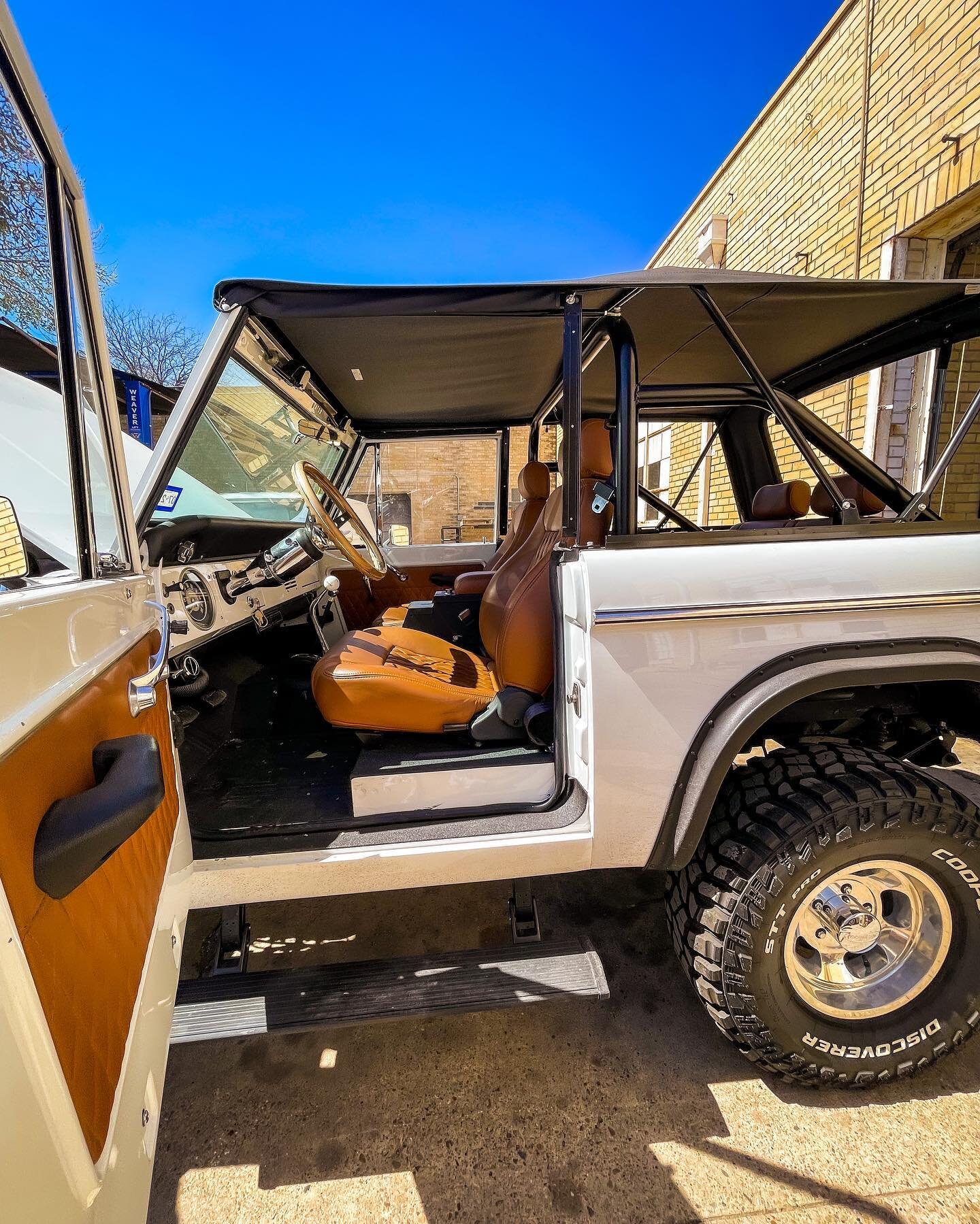 We have this sweet 1967 Bronco in the shop right now. It came in for a Vintage Air system. 🚙💨

This particular Bronco has been modernized with a stereo system, clean new leather seats and Amp Research electric steps. A video to come on the test dri