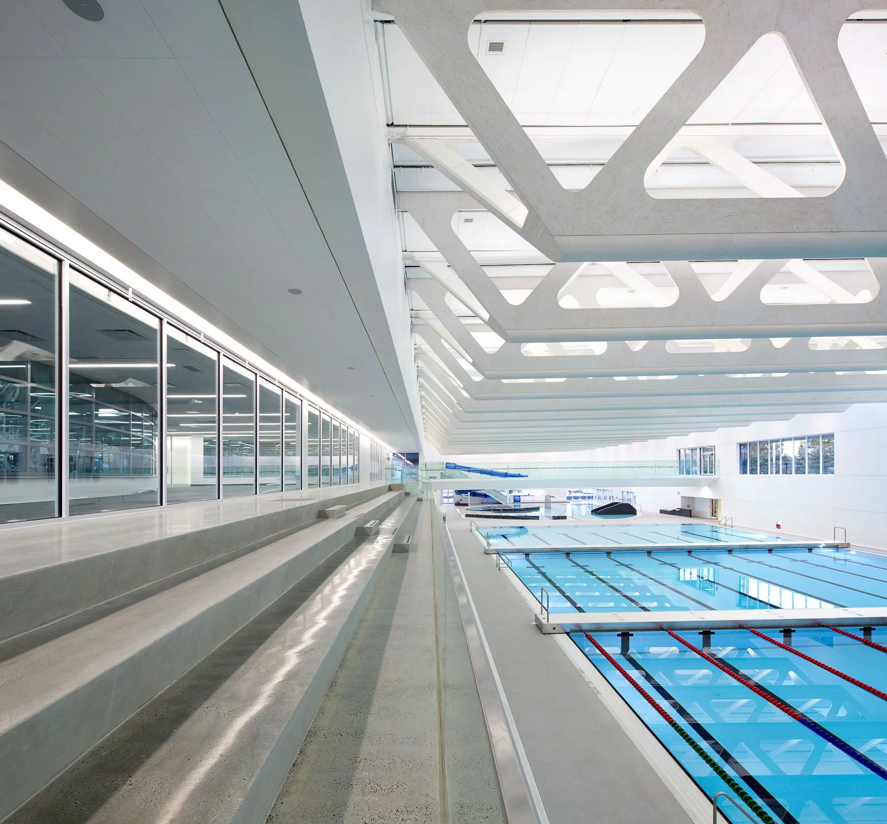 BingThom_GuildfordPool1210-Panorama.jpg