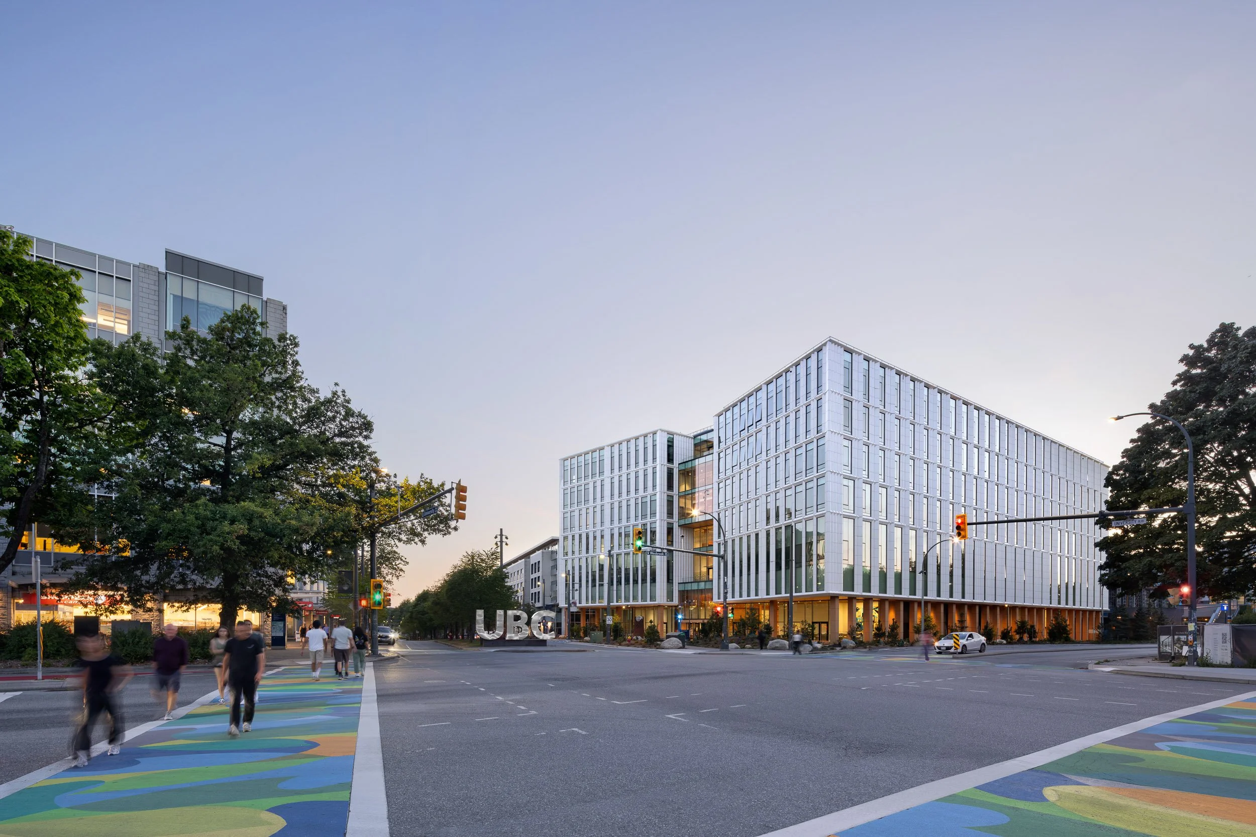 PerkinsWill_UBCGateway_2527.jpg