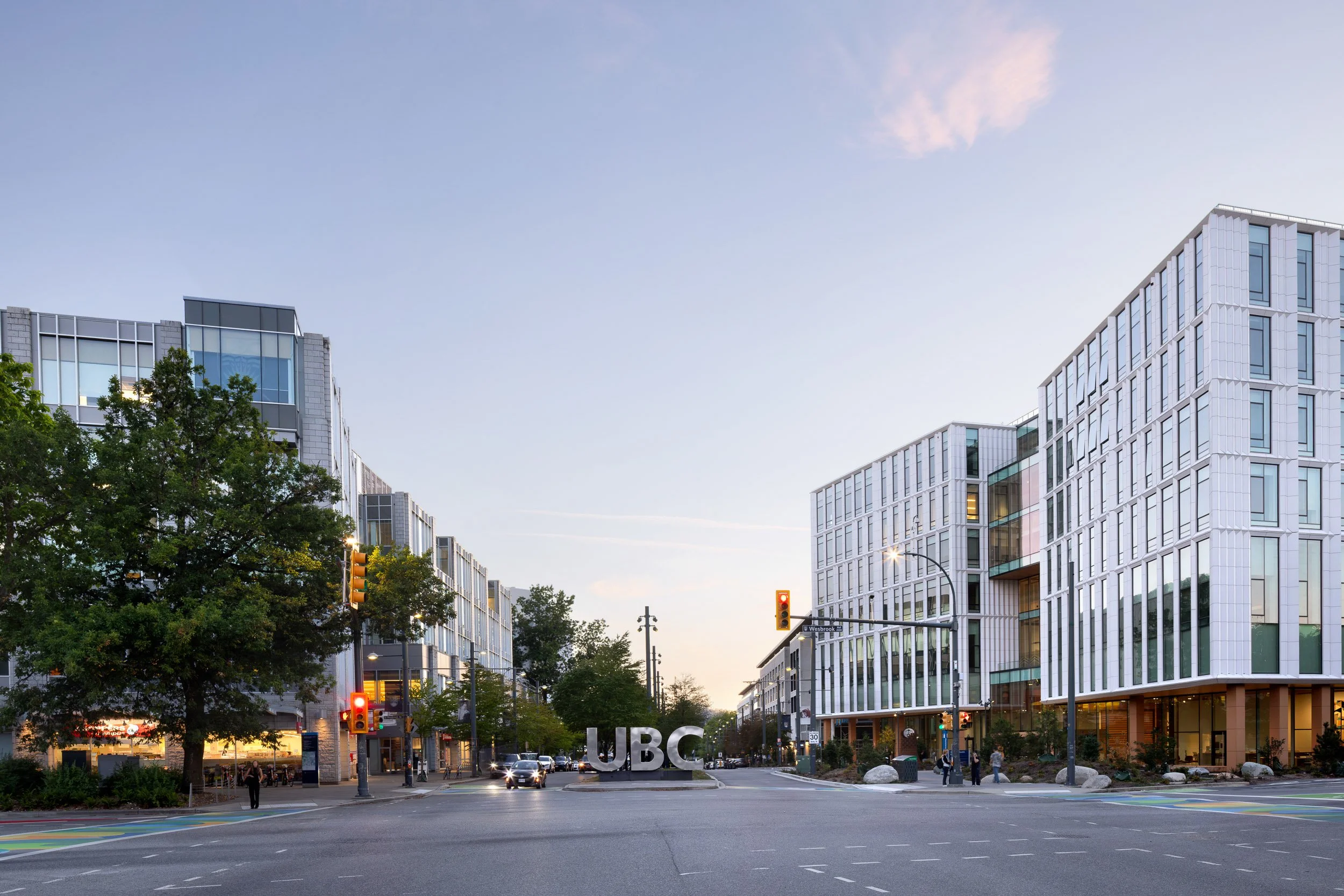 PerkinsWill_UBCGateway_2446.jpg