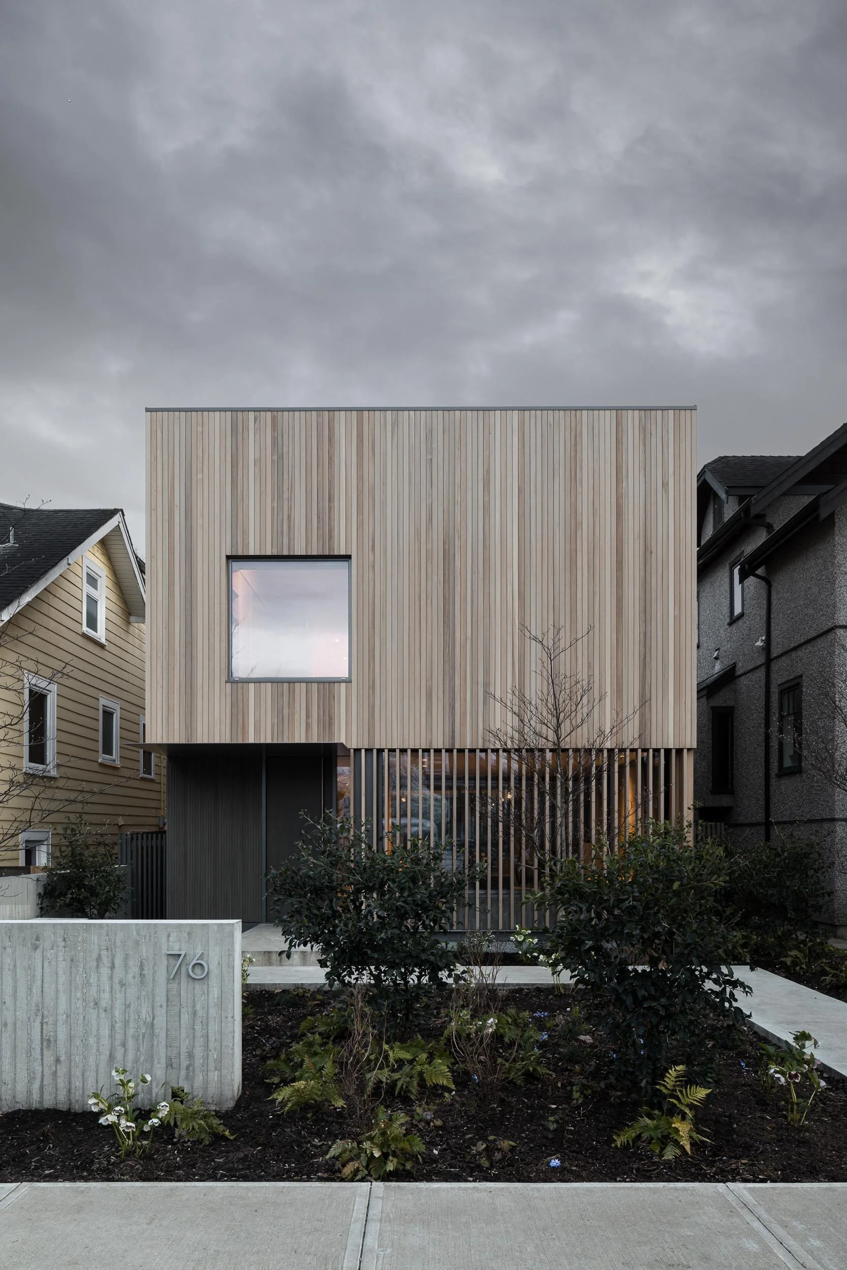 Leckie_MRVCourtyard_0757.jpg