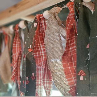 DIY Fall Garland at South Liberty Bar &amp; Grill