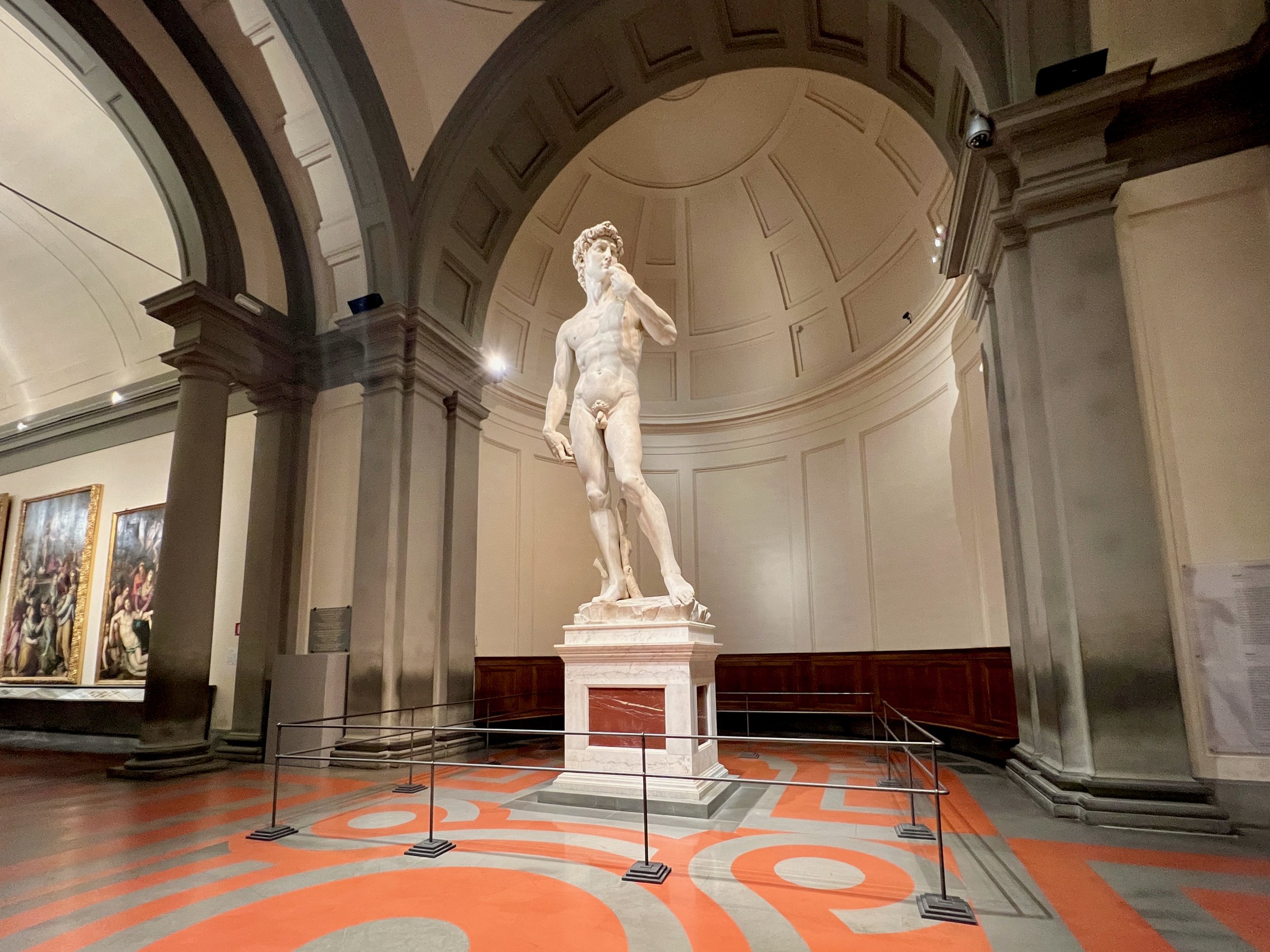 Statue of David without any crowds