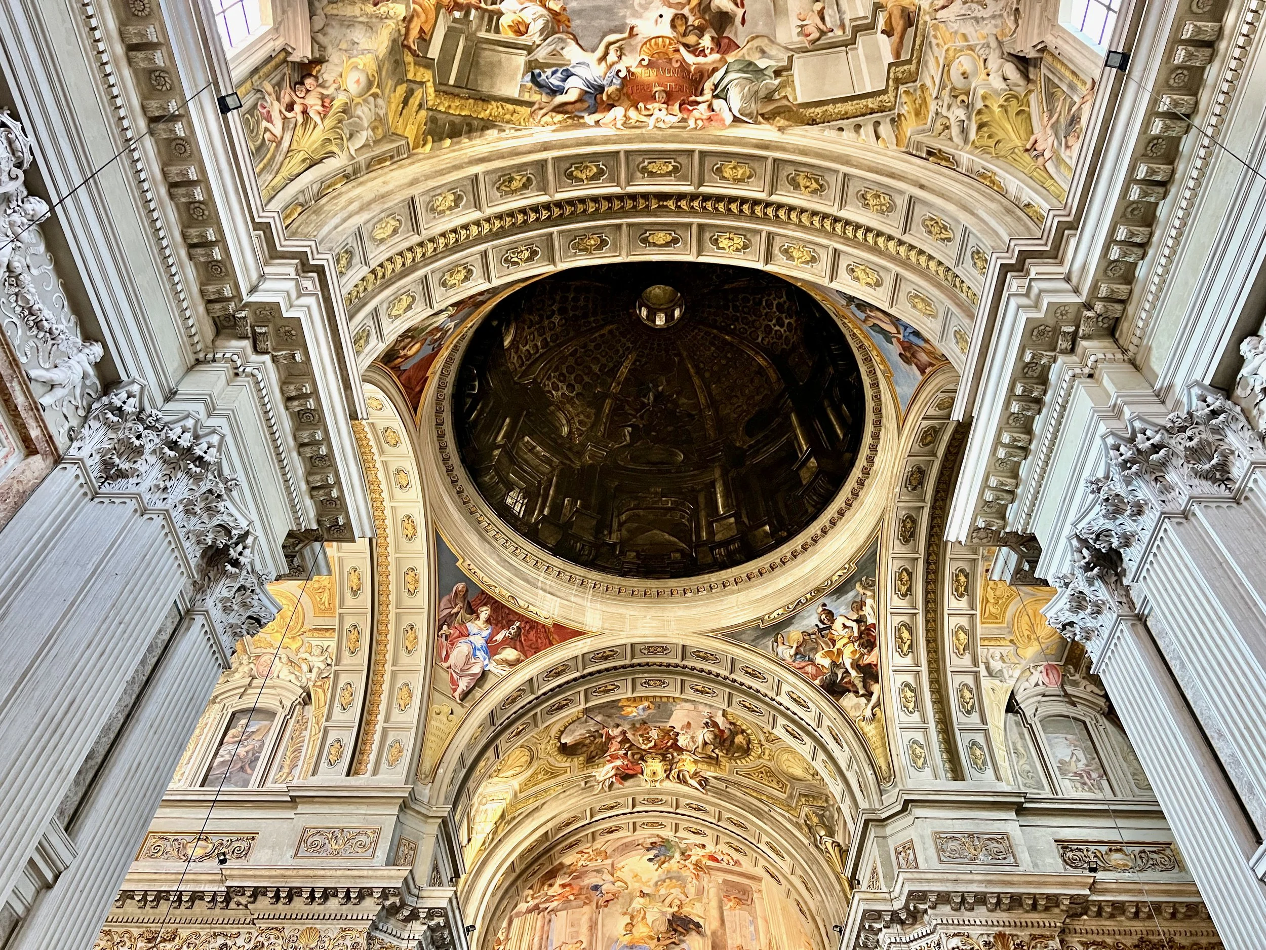 optical illusion roof