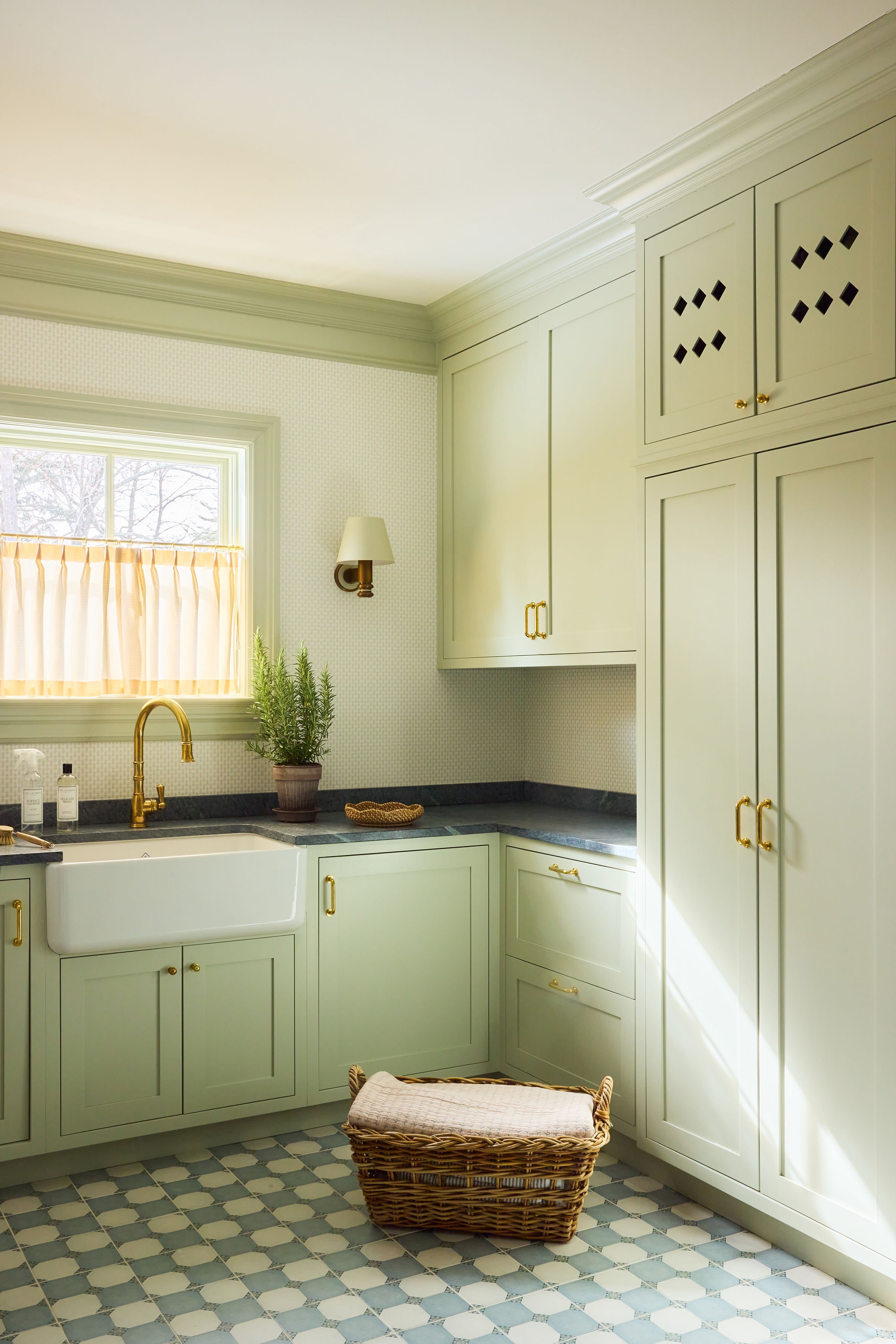 3-12BYInteriors114161-F.jpg