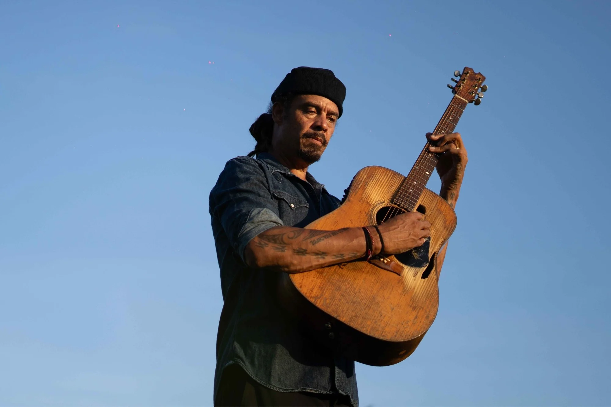 Michael Franti Trio - Heartstrings &amp; Dynamite