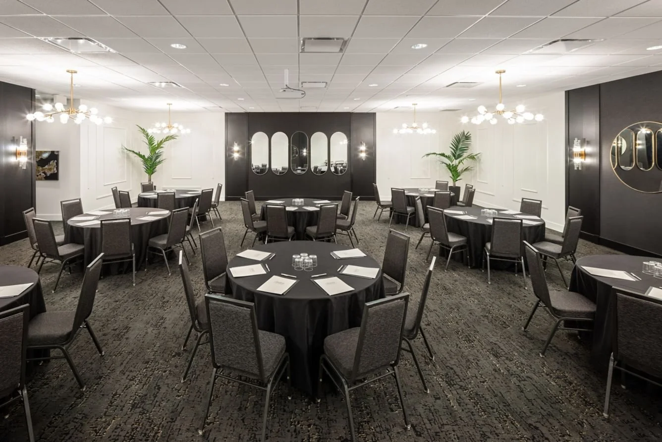 ri-yyccr-auburn-room-32355_Classic-Hor 2.JPEG
