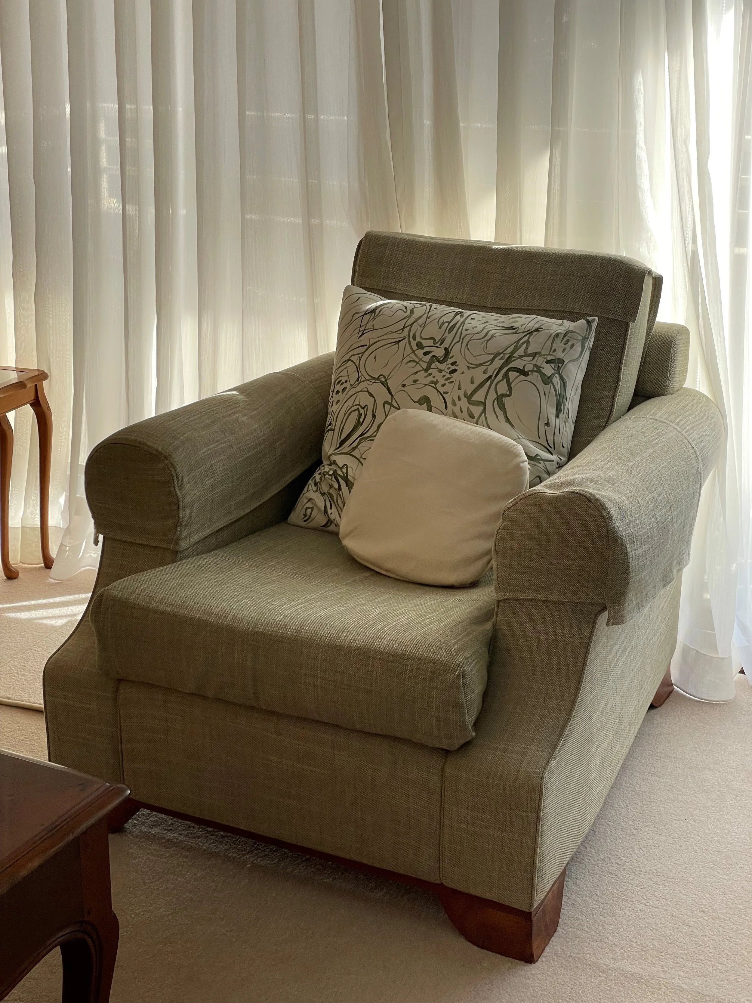 Trimbles - Lounge 3.jpg