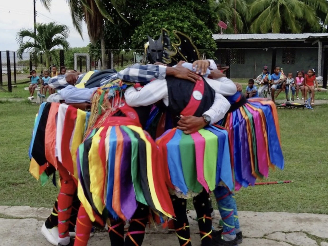 diablitos de espejos colon.jpeg